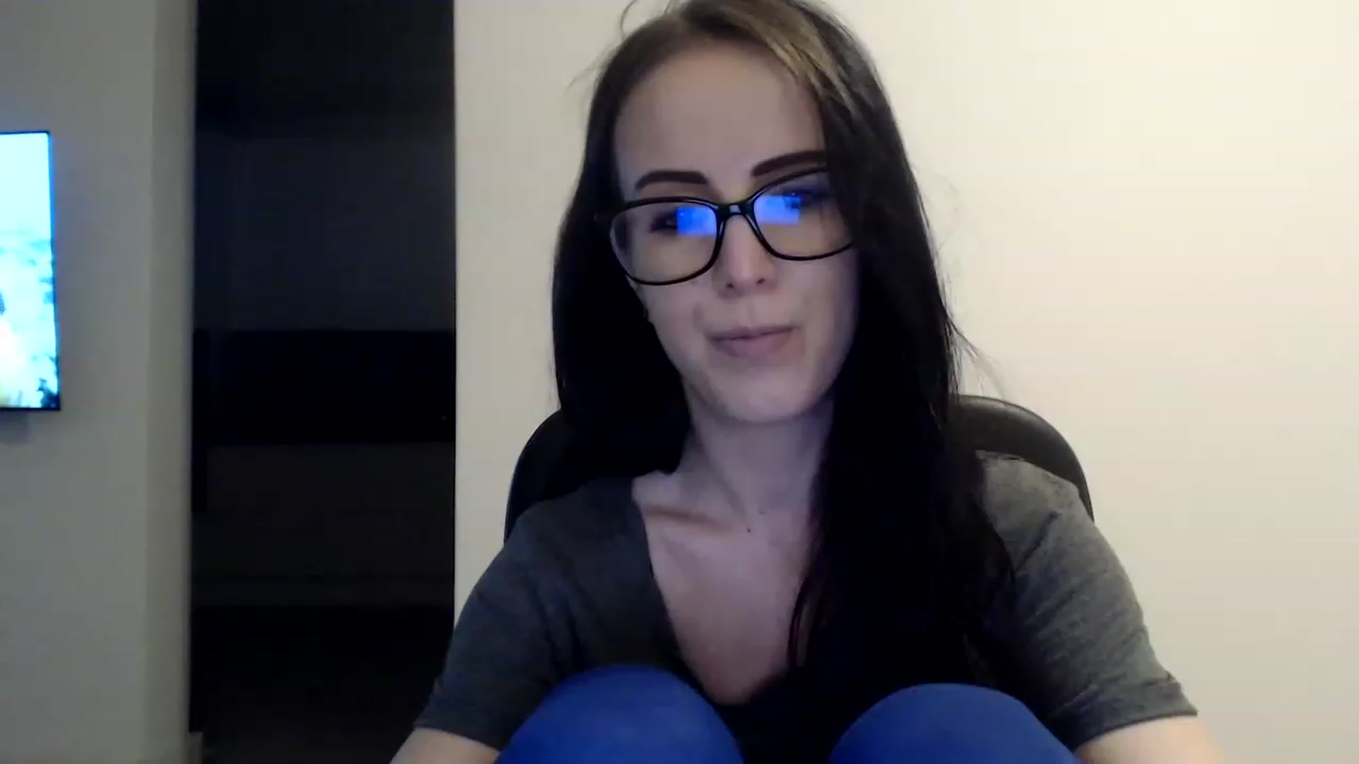 Gallery image thumbnail from Alexys23's myfreecams stream on, 04/29/2023, 02:45 image 12 of 20
