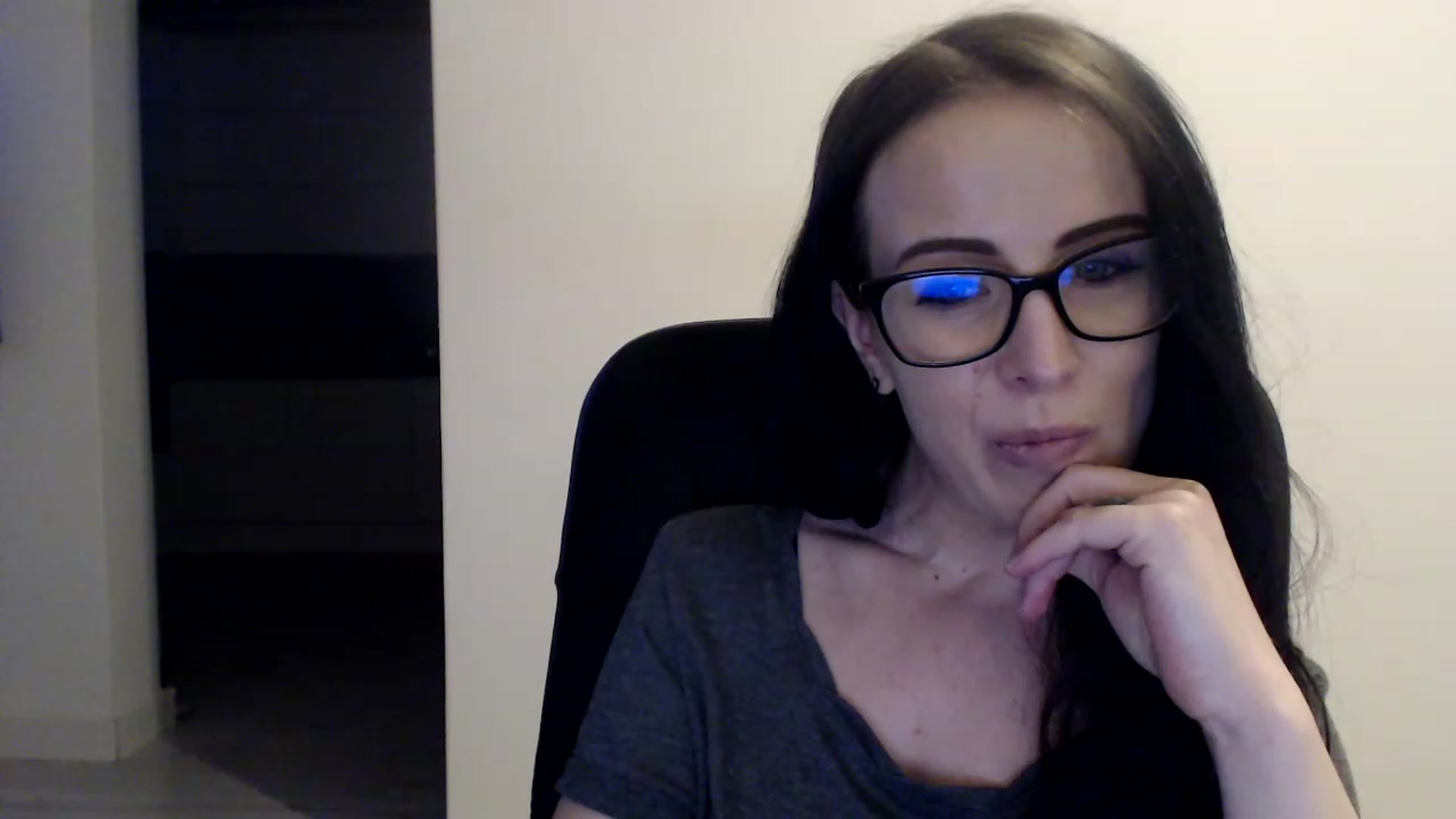 Gallery image thumbnail from Alexys23's myfreecams stream on, 04/29/2023, 02:45 image 9 of 20