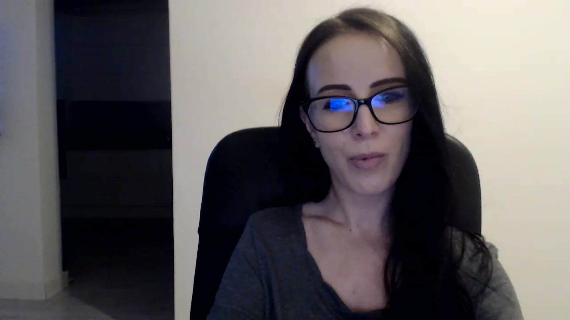 Gallery image thumbnail from Alexys23's myfreecams stream on, 04/29/2023, 02:45 image 7 of 20