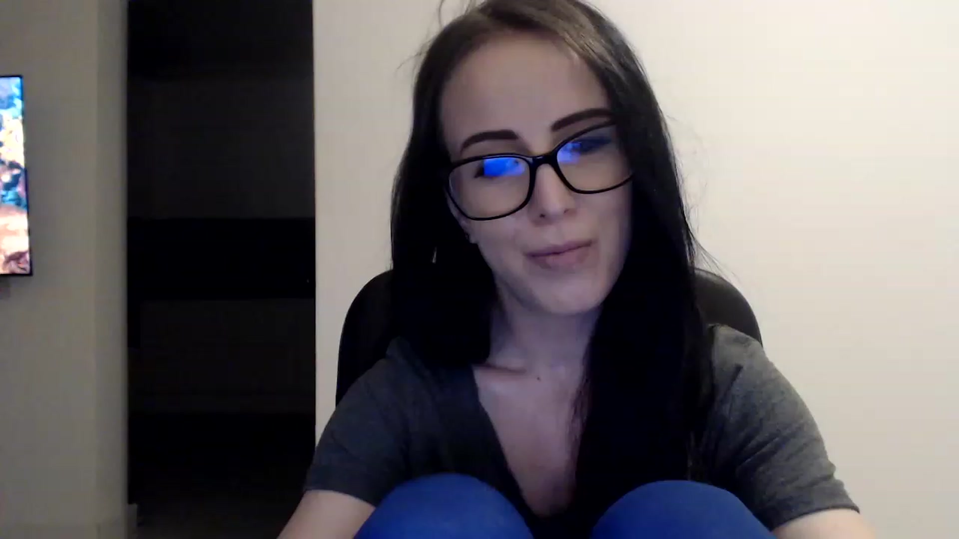 Gallery image thumbnail from Alexys23's myfreecams stream on, 04/29/2023, 02:45 image 15 of 20