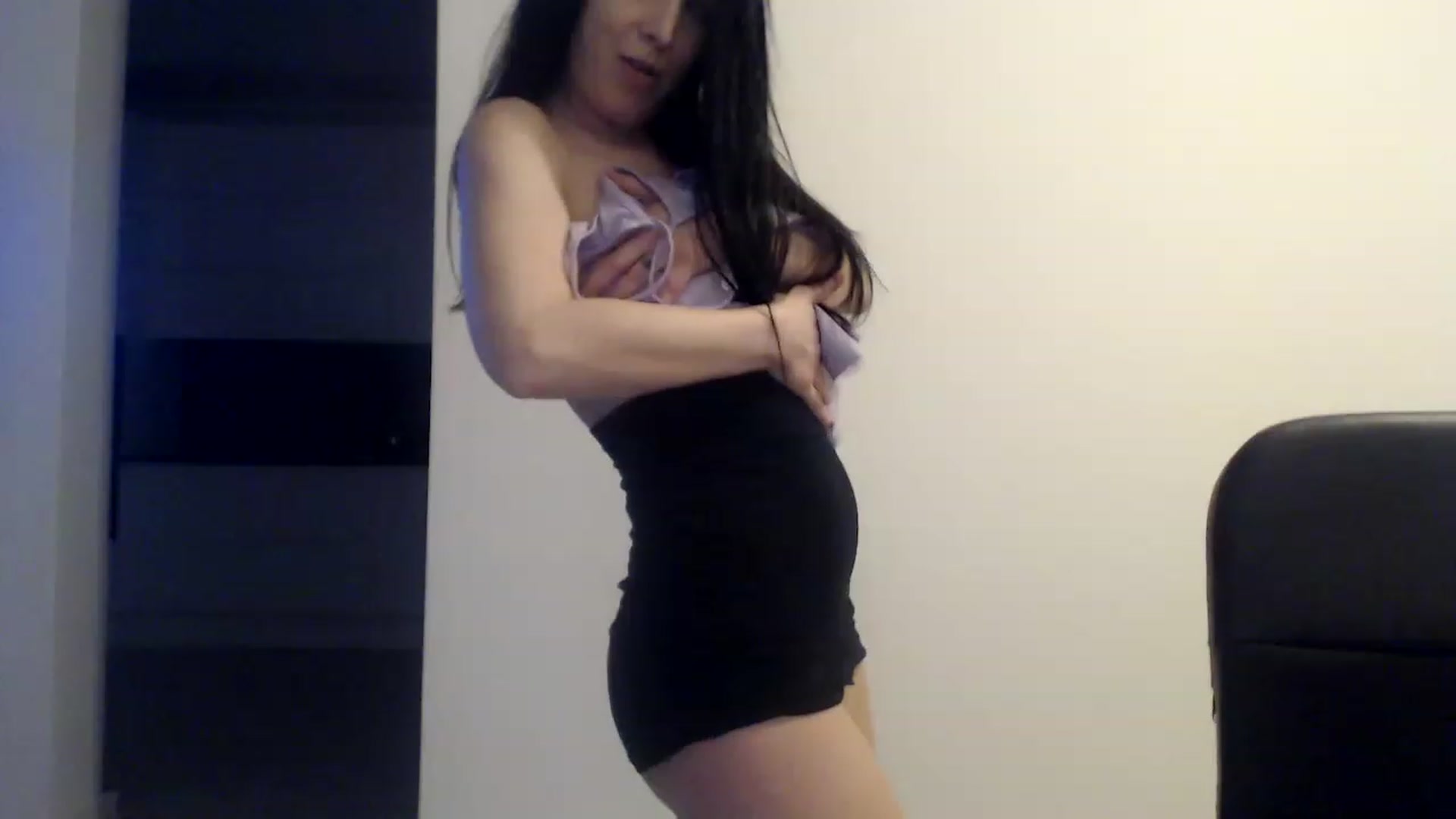 Gallery image thumbnail from Alexys23's myfreecams stream on, 05/01/2023, 04:39 image 17 of 20