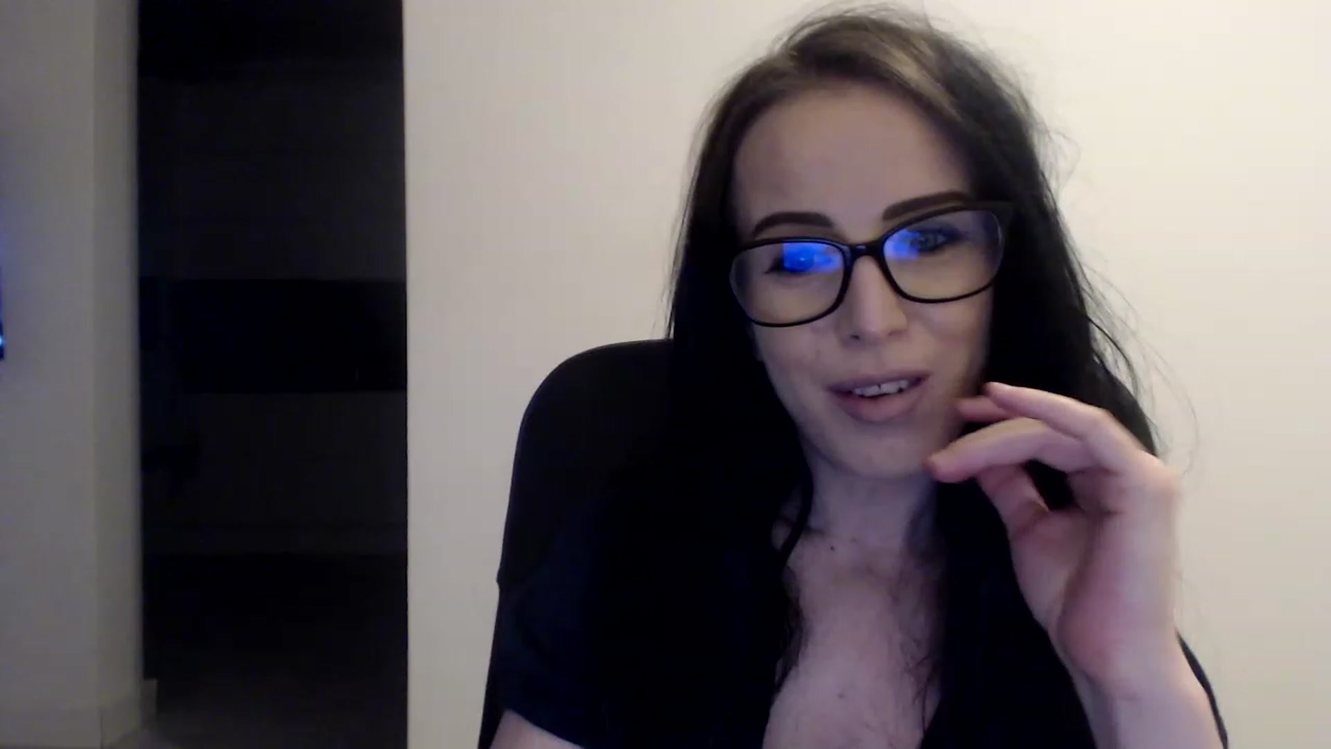 Gallery image thumbnail from Alexys23's myfreecams stream on, 05/08/2023, 01:04 image 18 of 20