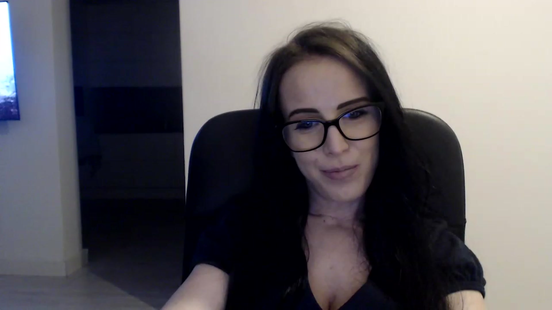 Gallery image thumbnail from Alexys23's myfreecams stream on, 05/08/2023, 01:04 image 13 of 20