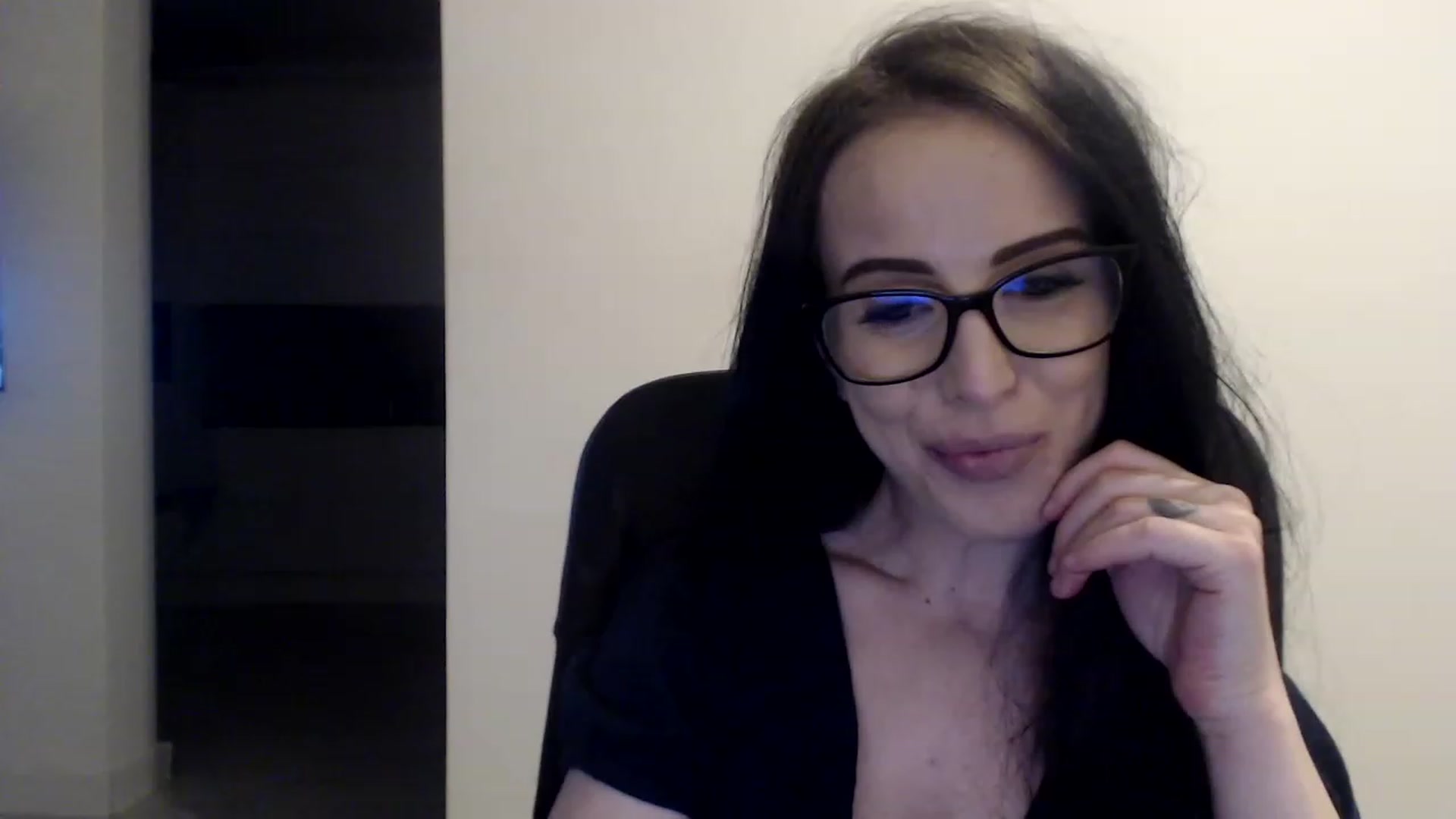 Gallery image thumbnail from Alexys23's myfreecams stream on, 05/08/2023, 01:04 image 19 of 20