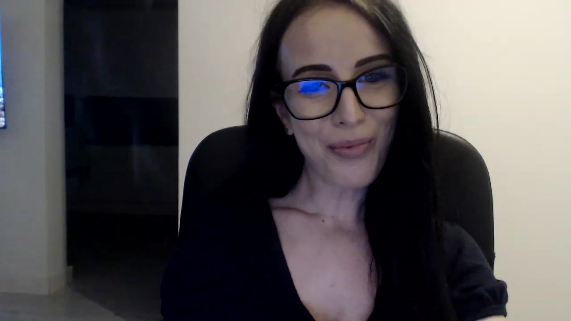 Gallery image thumbnail from Alexys23's myfreecams stream on, 05/08/2023, 03:11 image 7 of 20