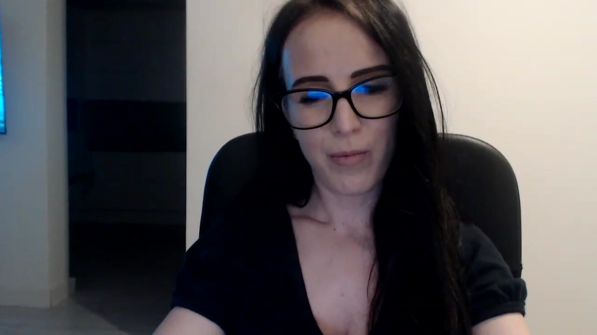Gallery image thumbnail from Alexys23's myfreecams stream on, 05/08/2023, 03:11 image 11 of 20