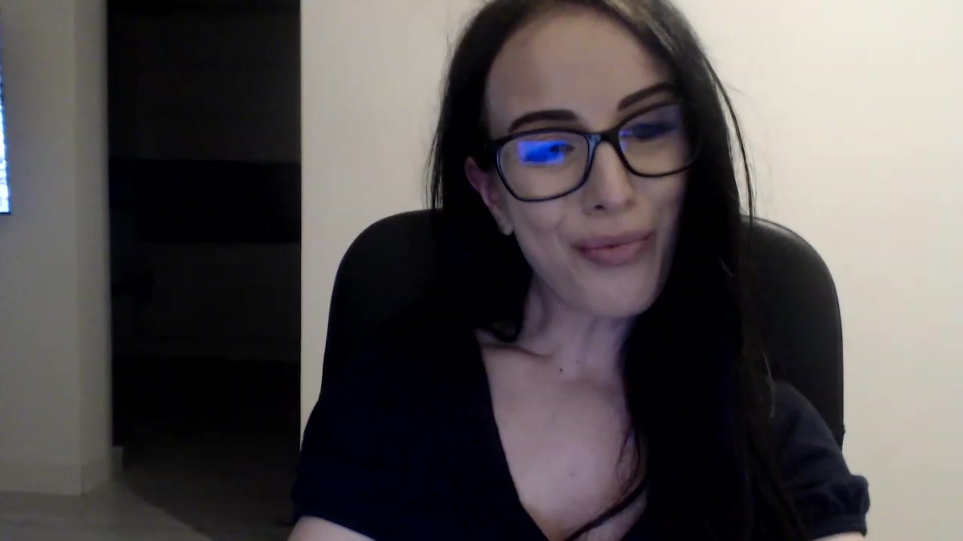 Gallery image thumbnail from Alexys23's myfreecams stream on, 05/08/2023, 03:11 image 12 of 20