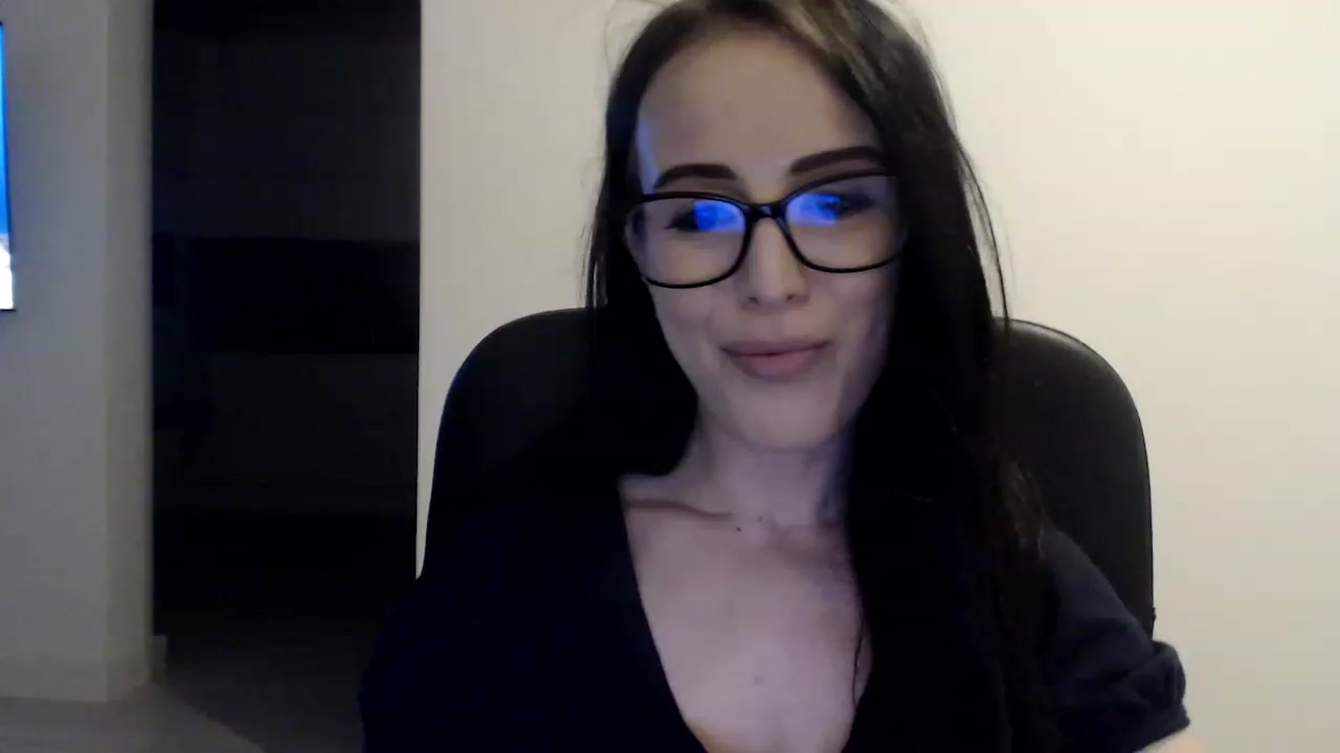 Gallery image thumbnail from Alexys23's myfreecams stream on, 05/08/2023, 03:11 image 9 of 20