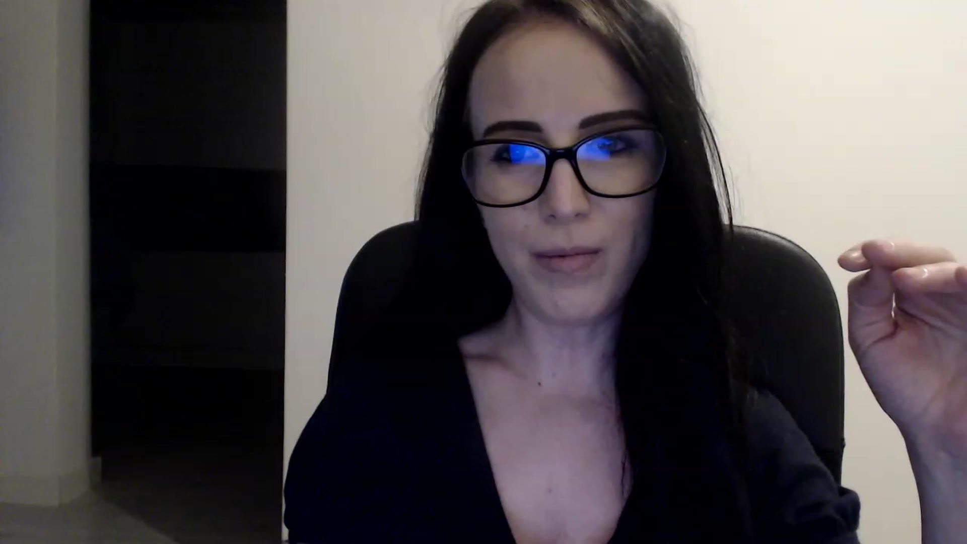 Gallery image thumbnail from Alexys23's myfreecams stream on, 05/08/2023, 03:11 image 5 of 20