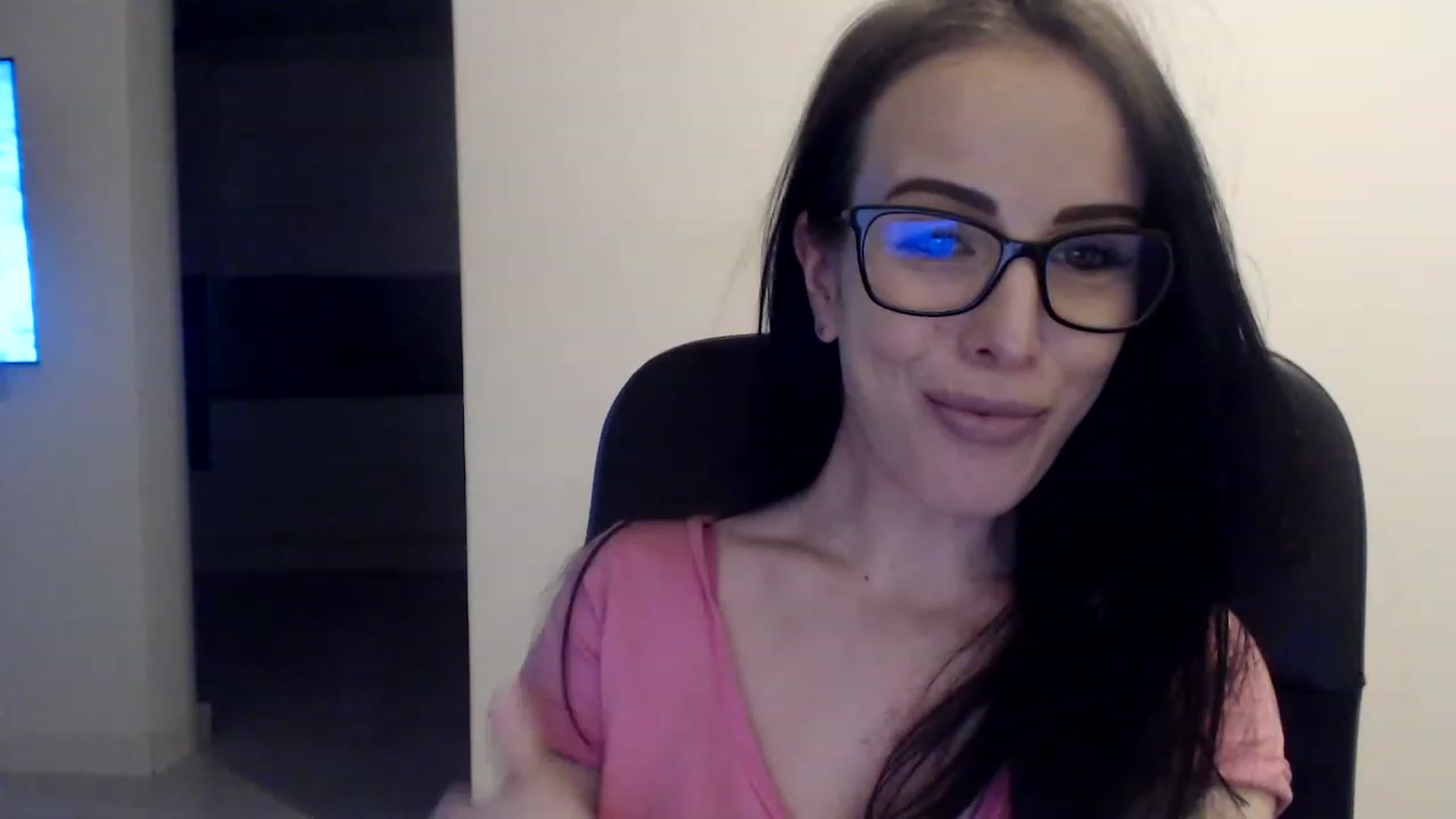 Gallery image thumbnail from Alexys23's myfreecams stream on, 05/14/2023, 03:32 image 1 of 20