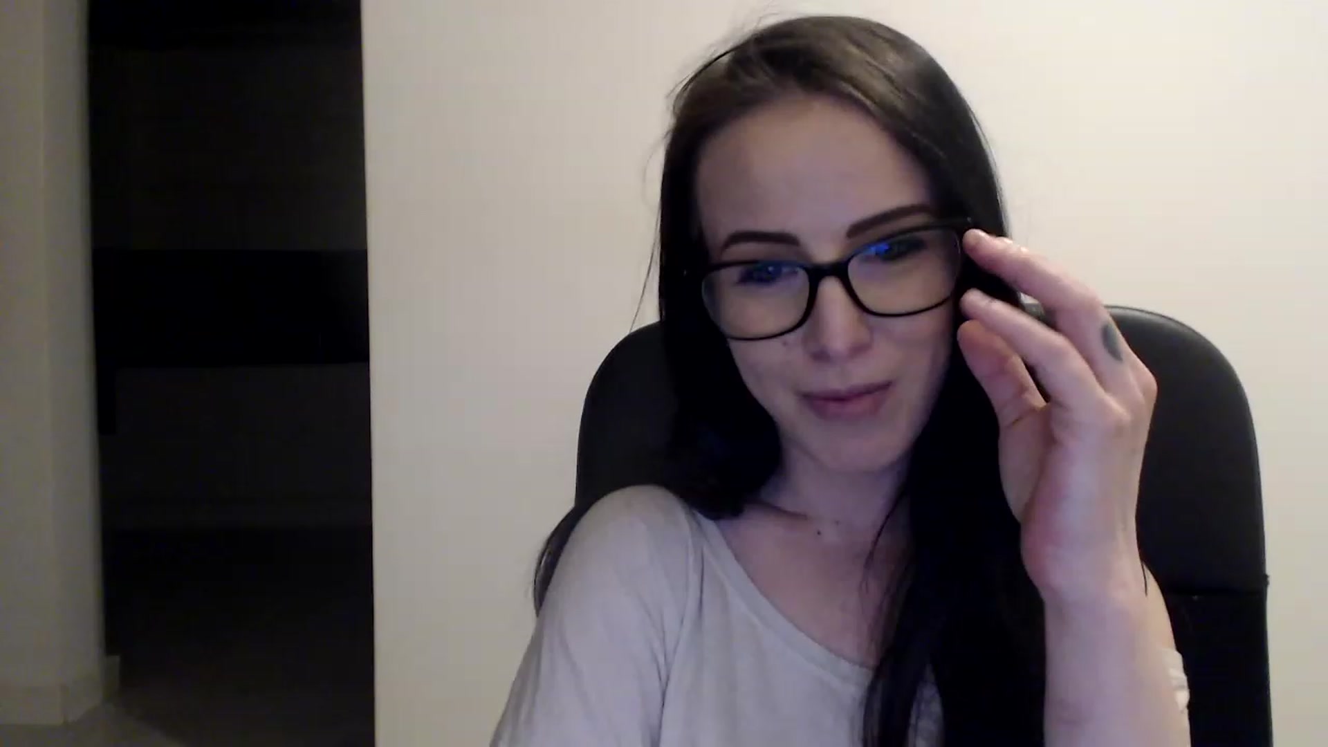 Gallery image thumbnail from Alexys23's myfreecams stream on, 05/15/2023, 03:27 image 8 of 20