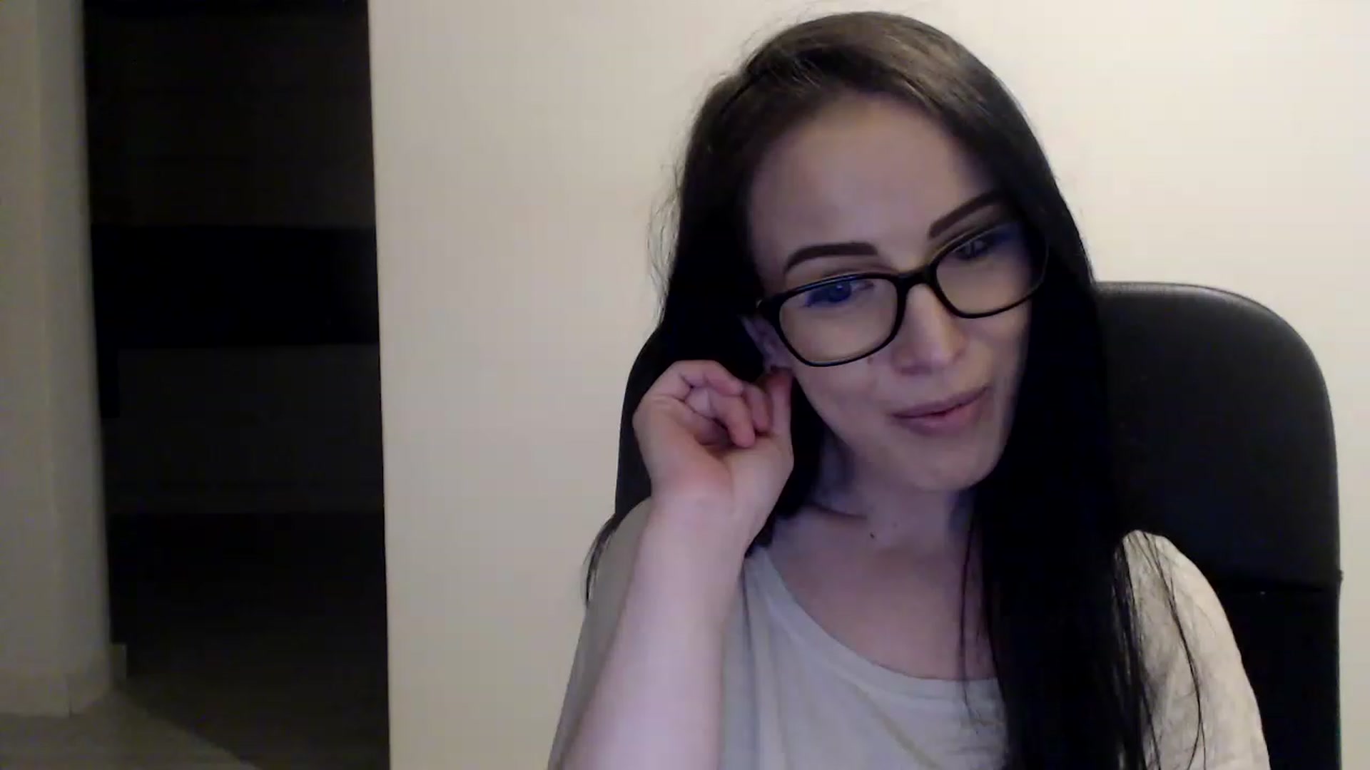 Gallery image thumbnail from Alexys23's myfreecams stream on, 05/15/2023, 03:27 image 10 of 20