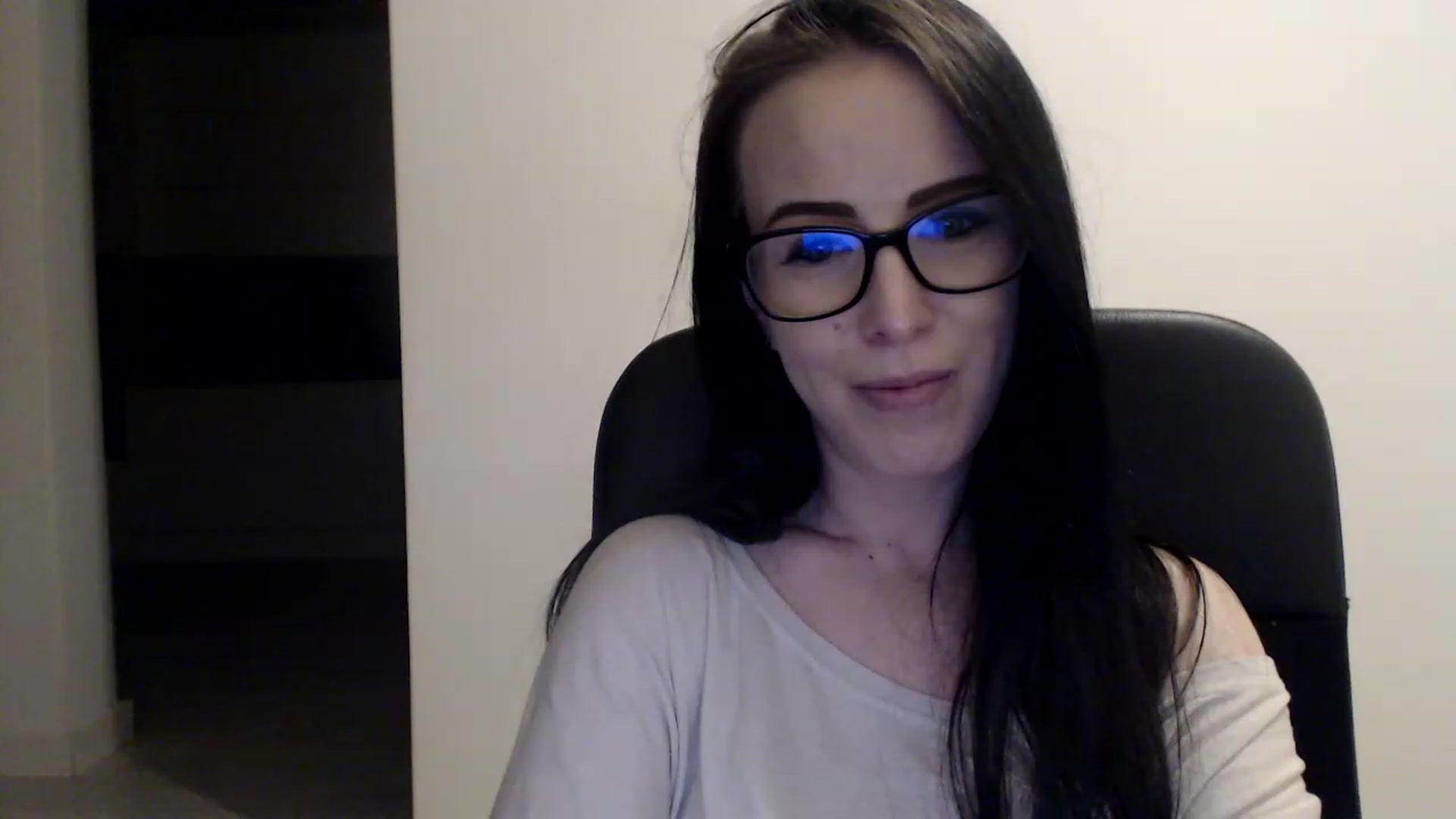 Gallery image thumbnail from Alexys23's myfreecams stream on, 05/15/2023, 03:27 image 7 of 20