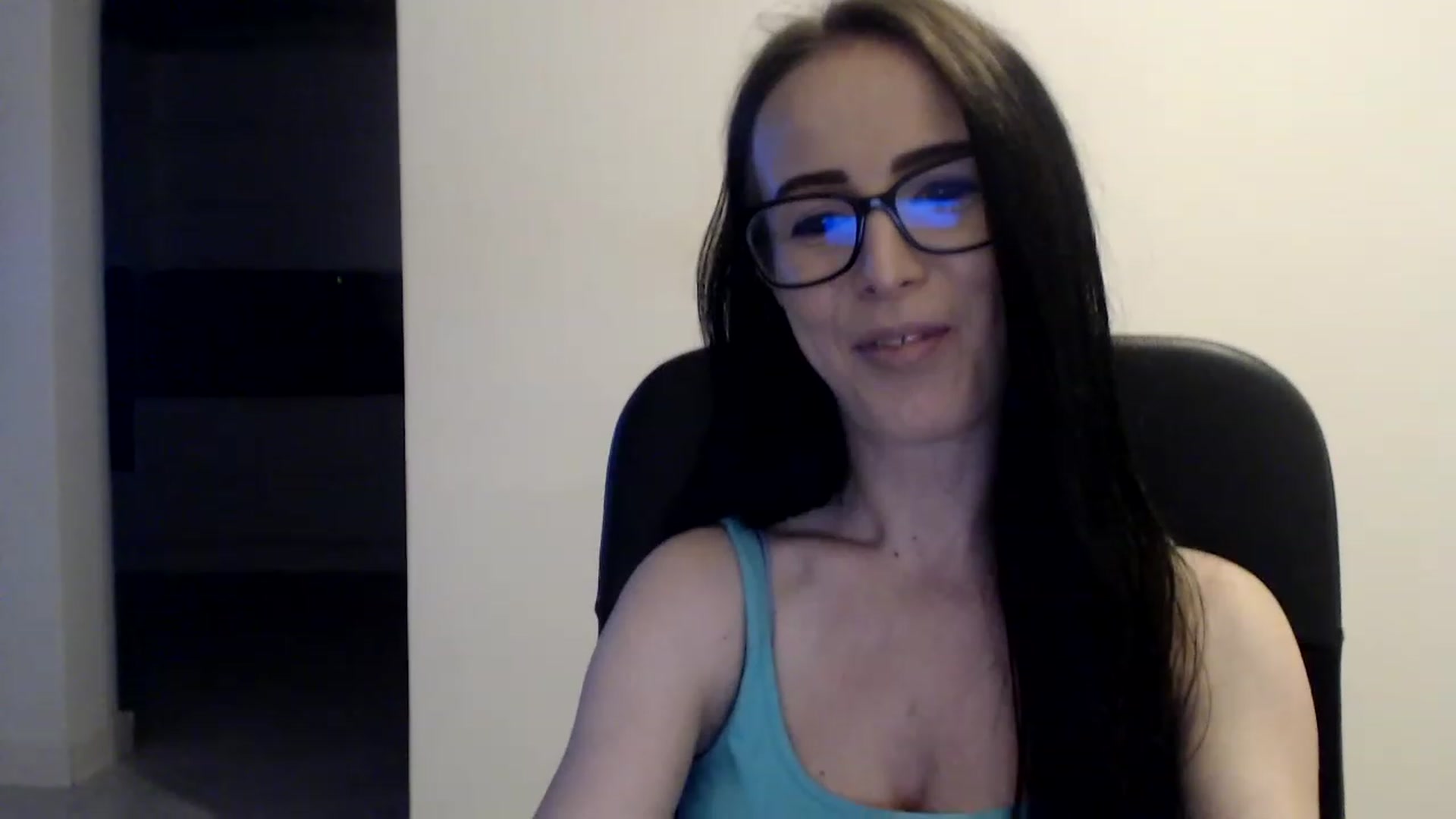 Gallery image thumbnail from Alexys23's myfreecams stream on, 06/04/2023, 02:37 image 17 of 20