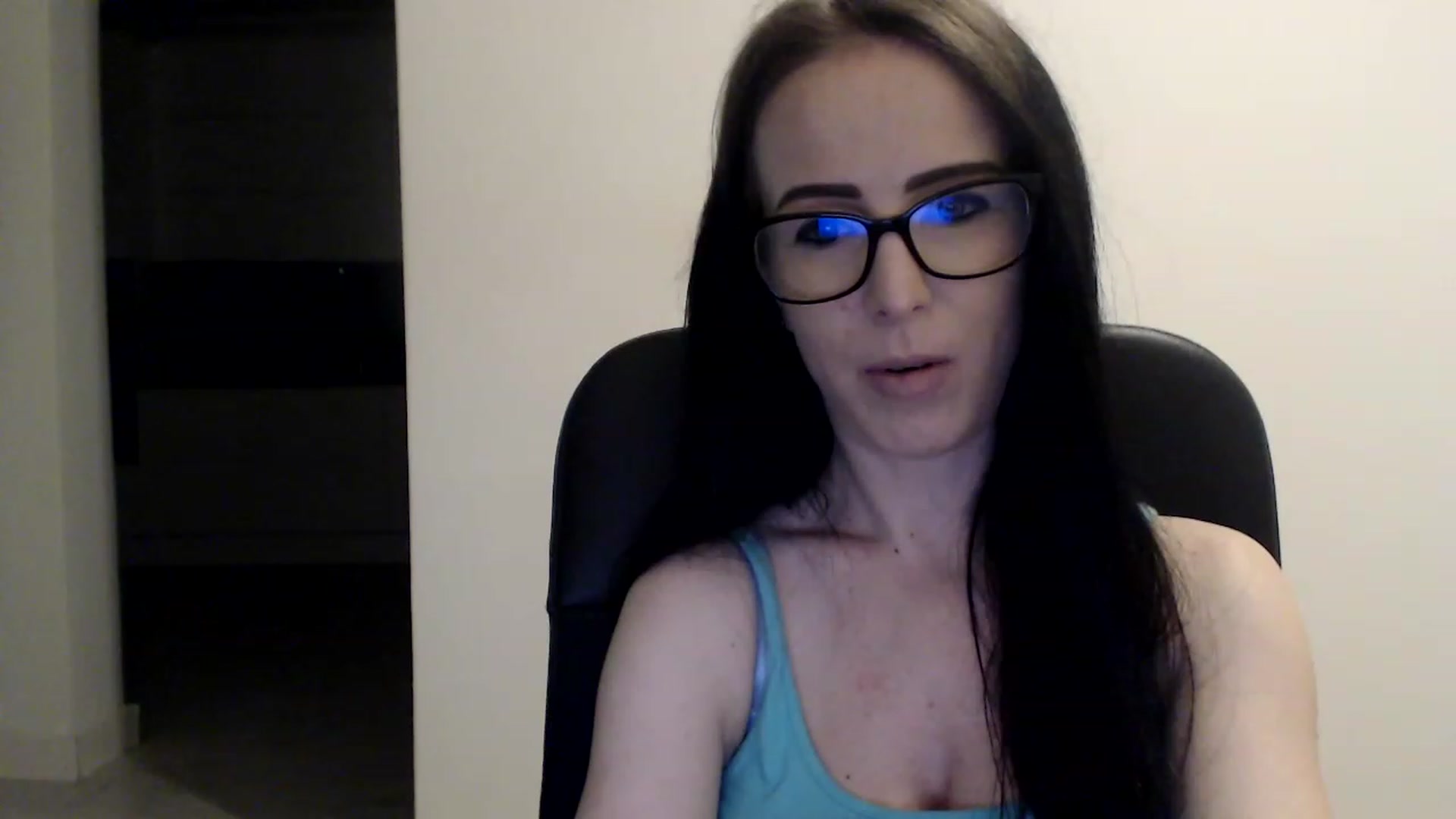Gallery image thumbnail from Alexys23's myfreecams stream on, 06/04/2023, 02:37 image 9 of 20