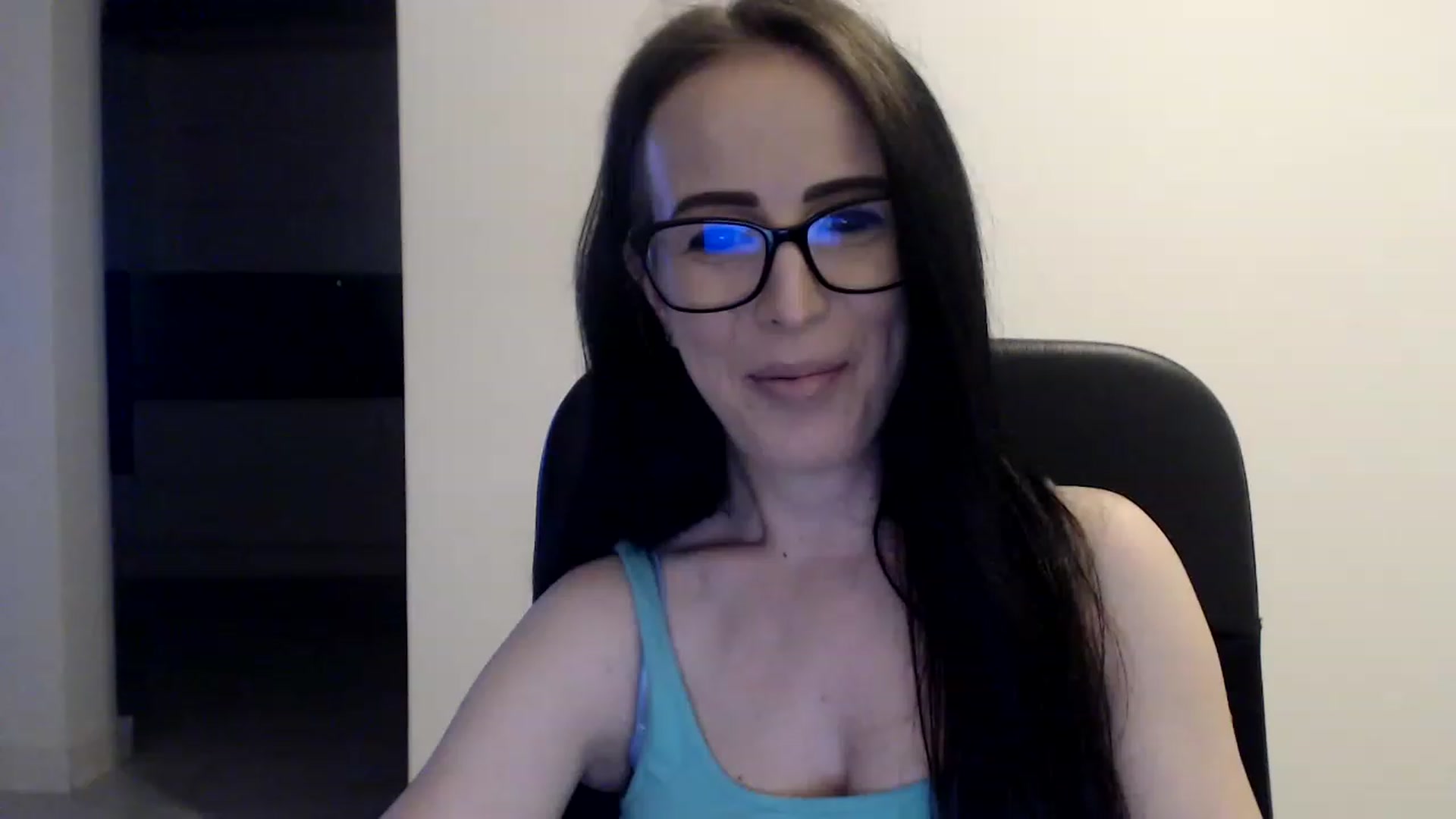 Gallery image thumbnail from Alexys23's myfreecams stream on, 06/04/2023, 02:37 image 18 of 20