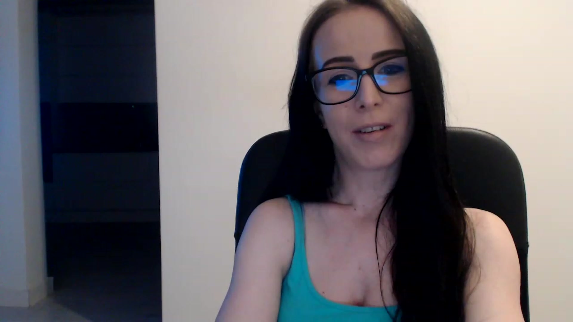Gallery image thumbnail from Alexys23's myfreecams stream on, 06/04/2023, 02:37 image 15 of 20