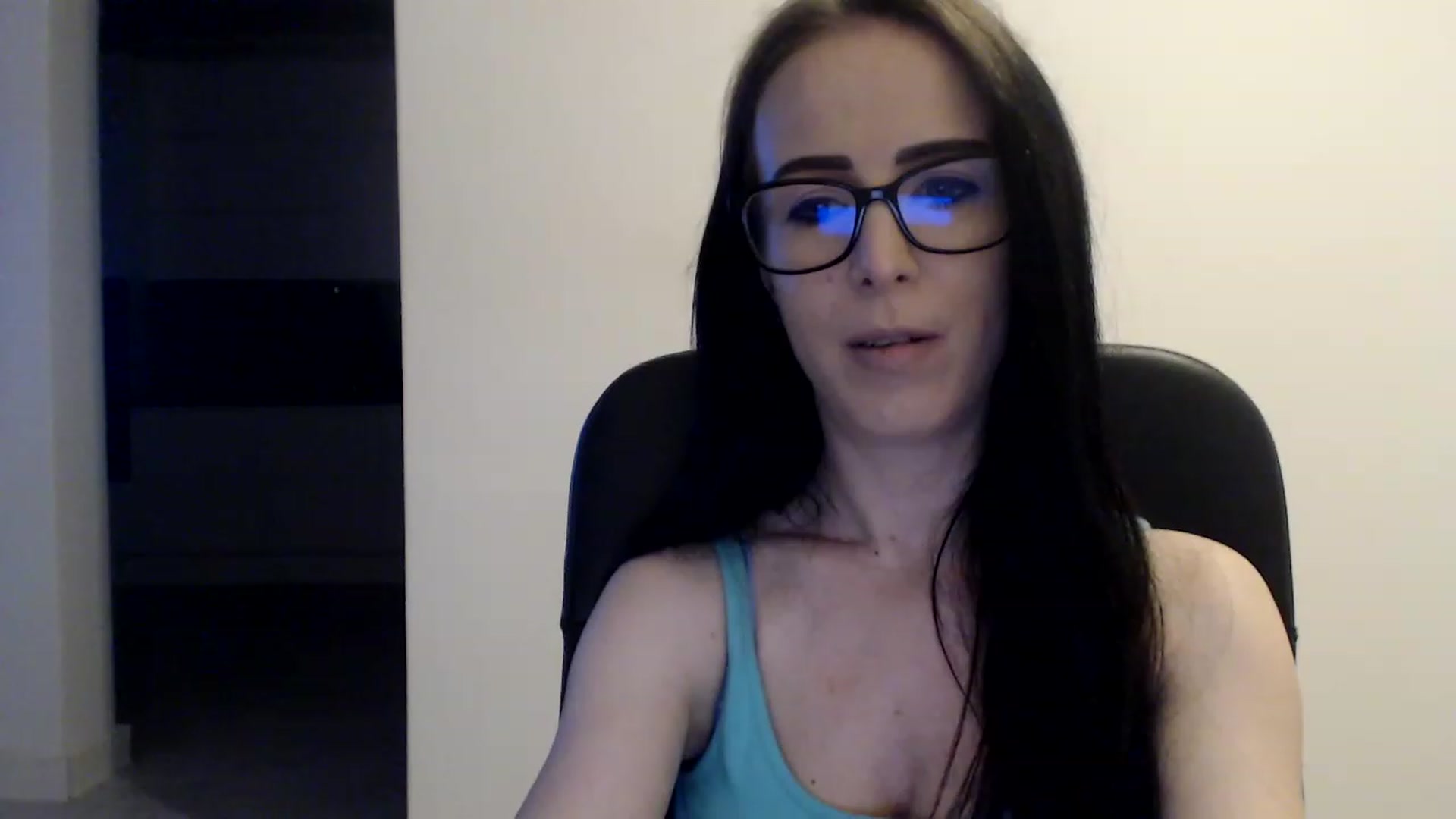 Gallery image thumbnail from Alexys23's myfreecams stream on, 06/04/2023, 02:37 image 1 of 20