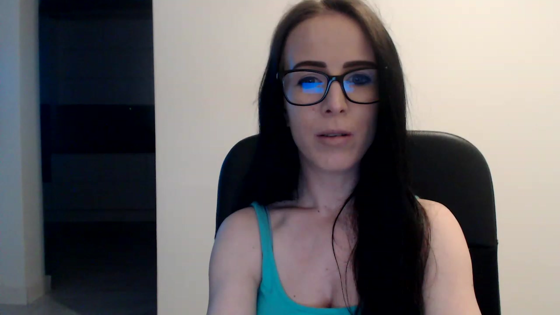 Gallery image thumbnail from Alexys23's myfreecams stream on, 06/04/2023, 02:37 image 16 of 20