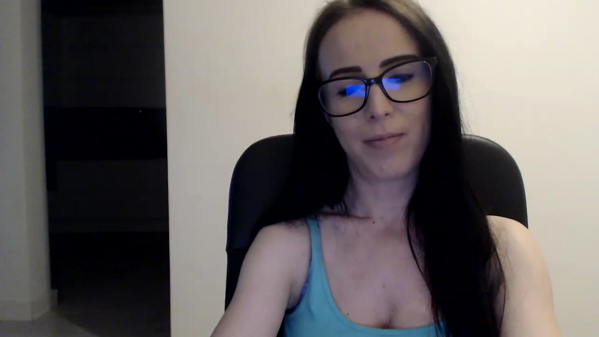Gallery image thumbnail from Alexys23's myfreecams stream on, 06/04/2023, 02:37 image 8 of 20