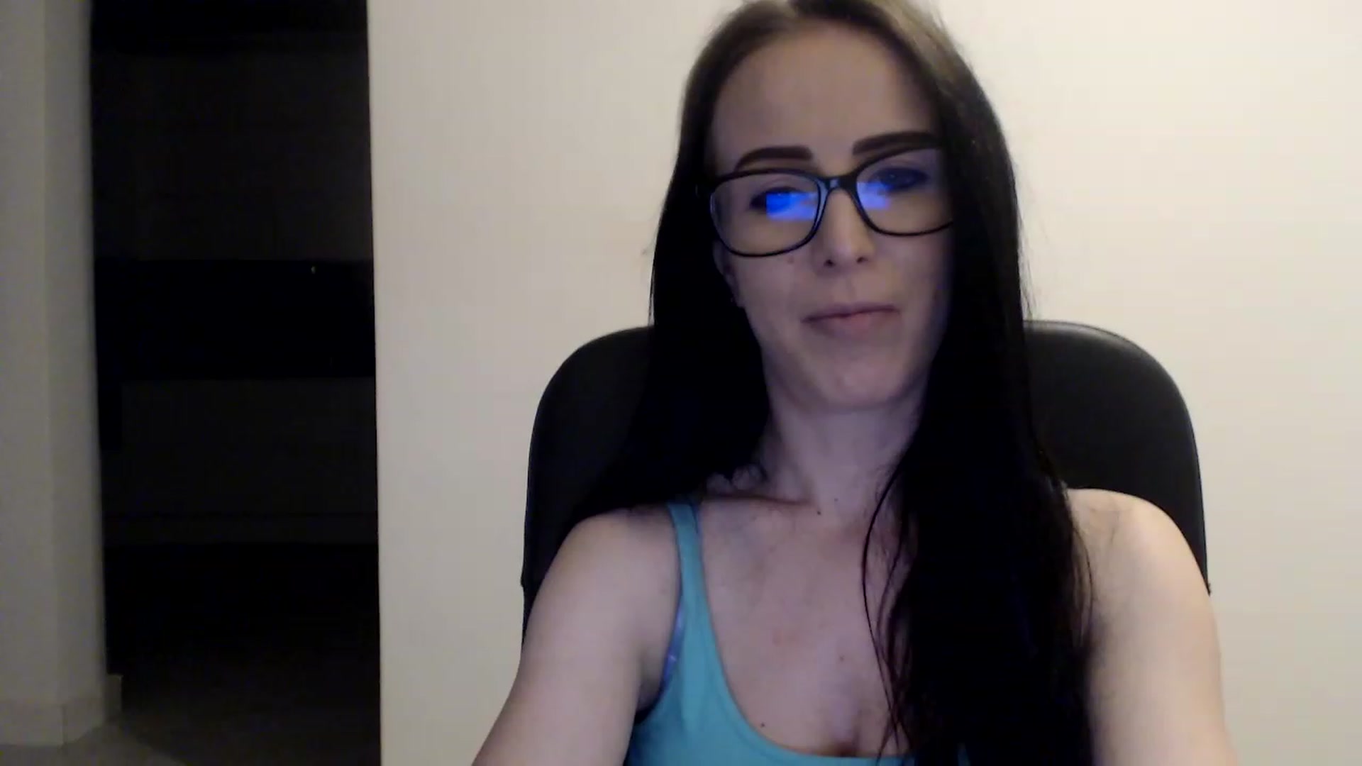 Gallery image thumbnail from Alexys23's myfreecams stream on, 06/04/2023, 02:37 image 3 of 20