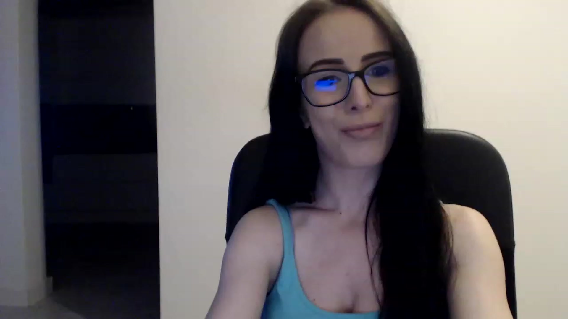 Gallery image thumbnail from Alexys23's myfreecams stream on, 06/04/2023, 02:37 image 13 of 20