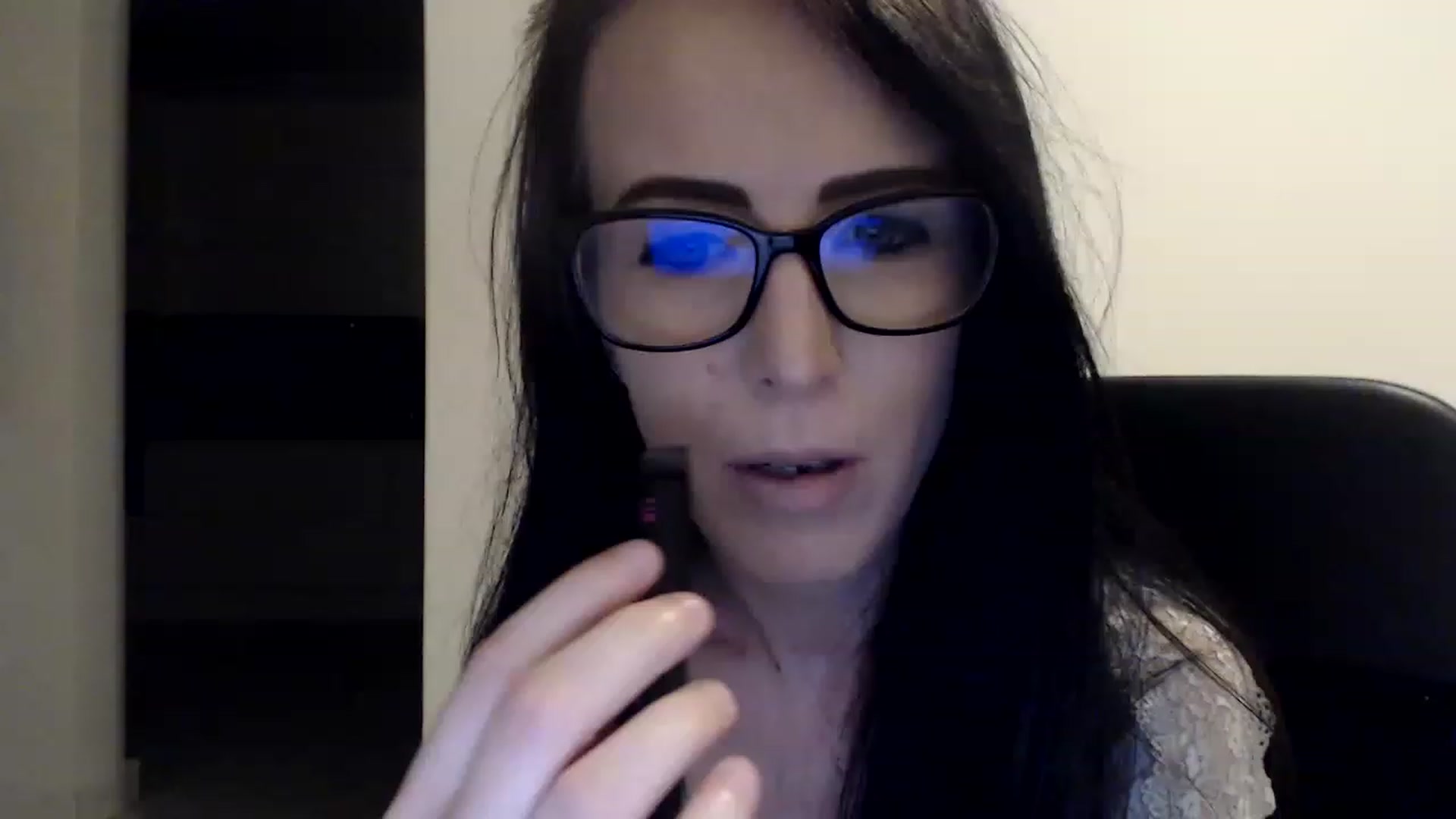 Gallery image thumbnail from Alexys23's myfreecams stream on, 06/05/2023, 03:11 image 4 of 20