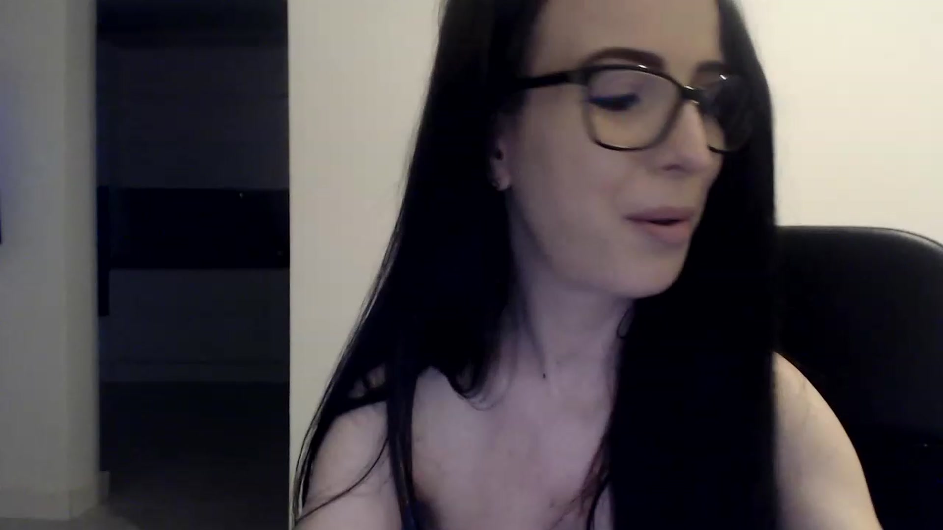 Gallery image thumbnail from Alexys23's myfreecams stream on, 06/05/2023, 05:42 image 3 of 20