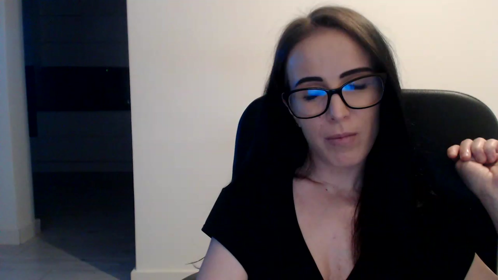 Gallery image thumbnail from Alexys23's myfreecams stream on, 06/11/2023, 03:10 image 14 of 20
