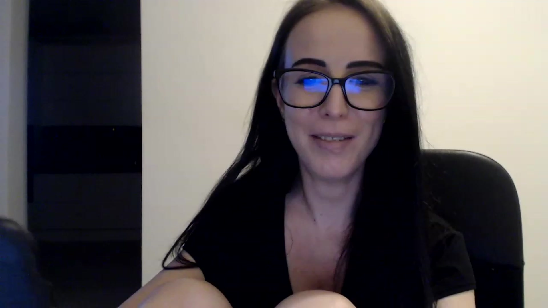 Gallery image thumbnail from Alexys23's myfreecams stream on, 06/11/2023, 03:10 image 2 of 20