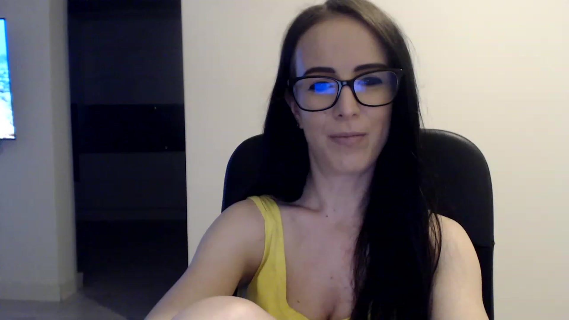 Gallery image thumbnail from Alexys23's myfreecams stream on, 06/12/2023, 03:22 image 7 of 20