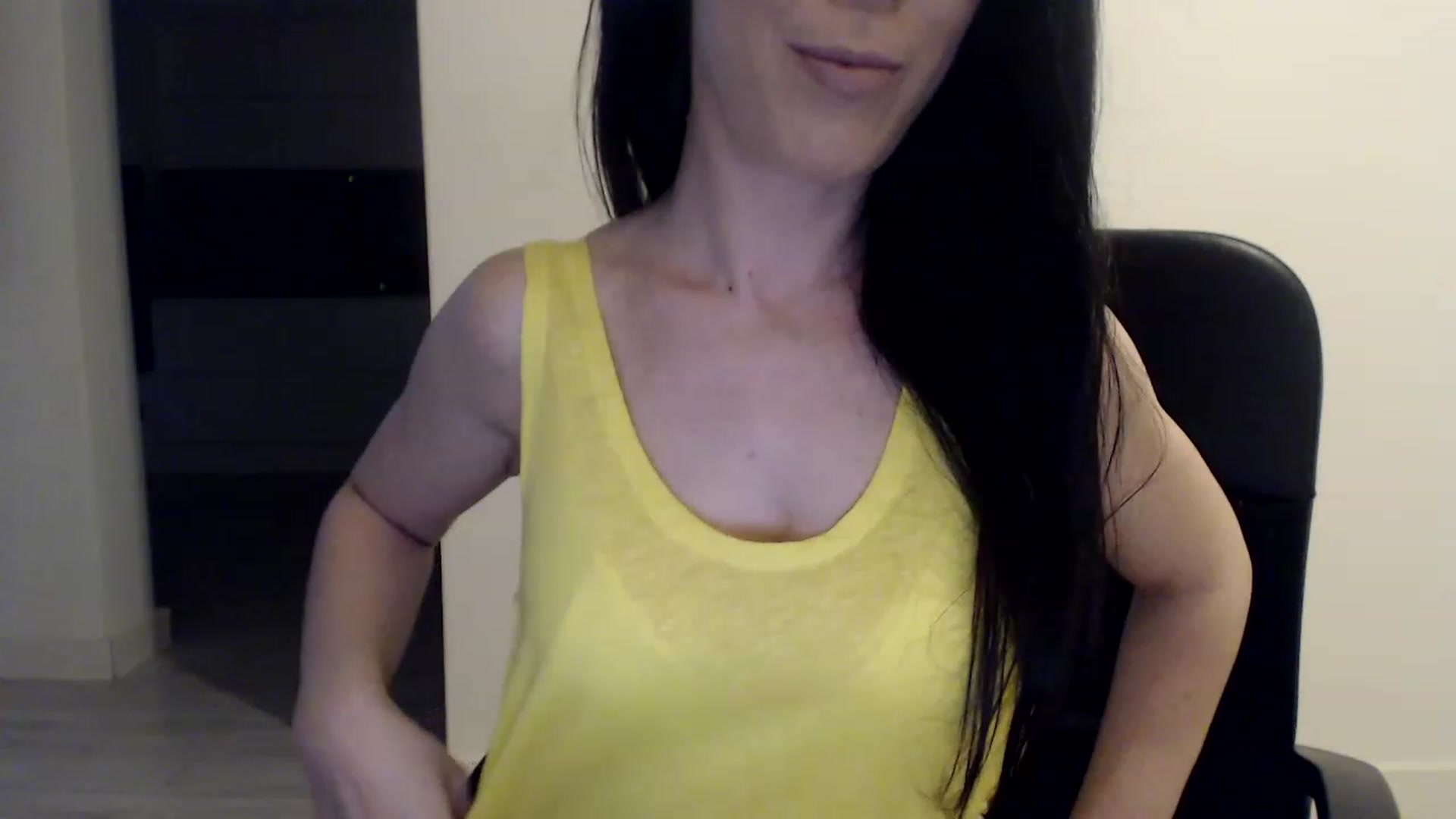 Gallery image thumbnail from Alexys23's myfreecams stream on, 06/12/2023, 03:22 image 19 of 20