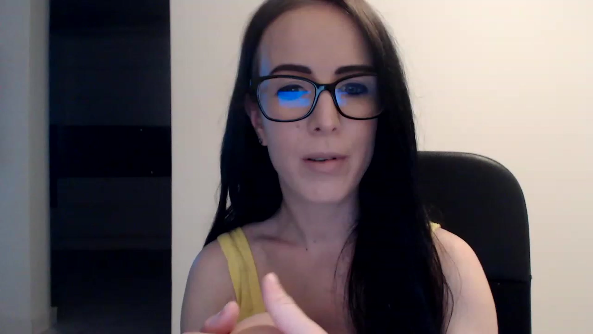 Gallery image thumbnail from Alexys23's myfreecams stream on, 06/12/2023, 03:22 image 1 of 20