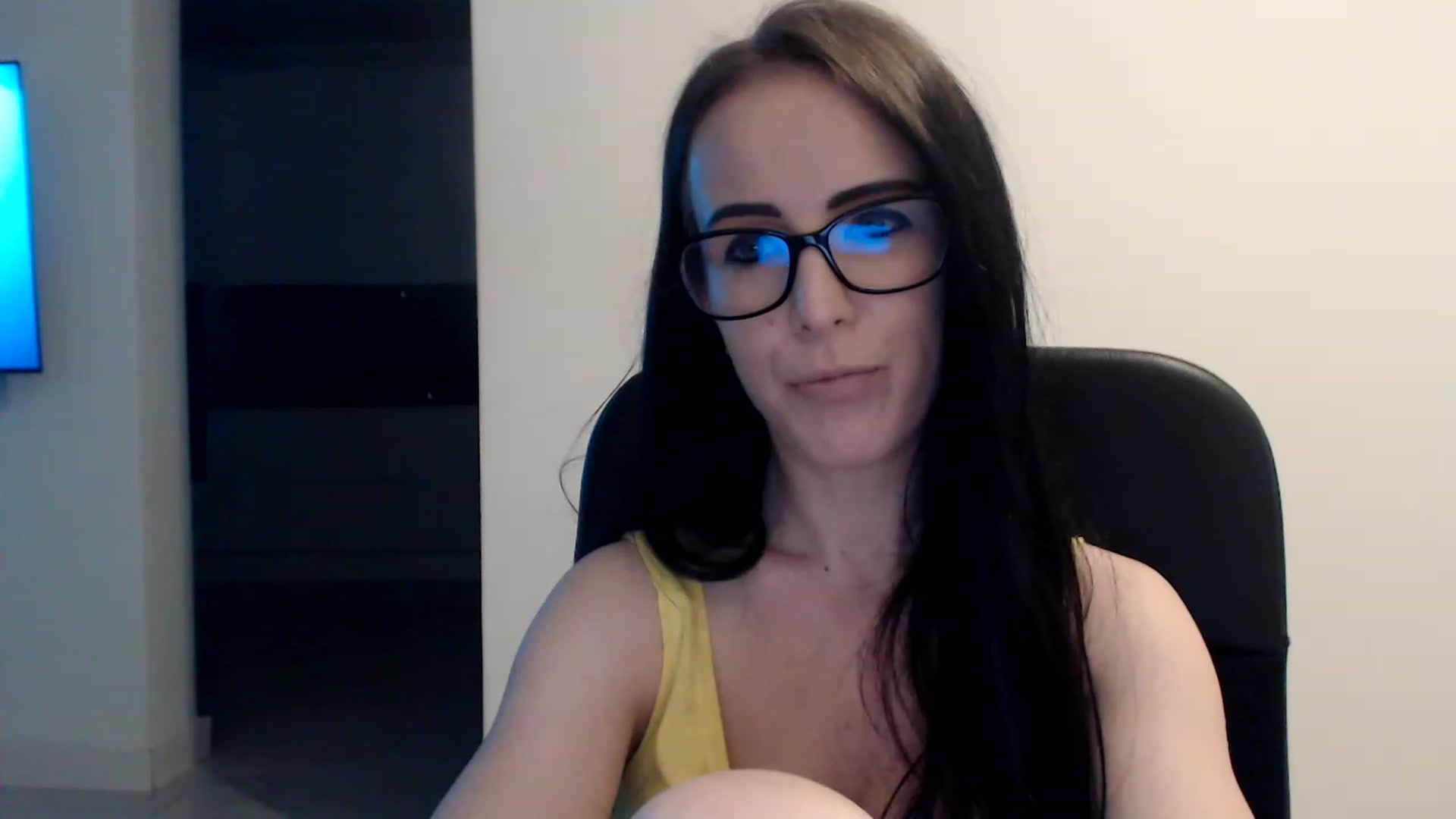Gallery image thumbnail from Alexys23's myfreecams stream on, 06/12/2023, 03:22 image 12 of 20