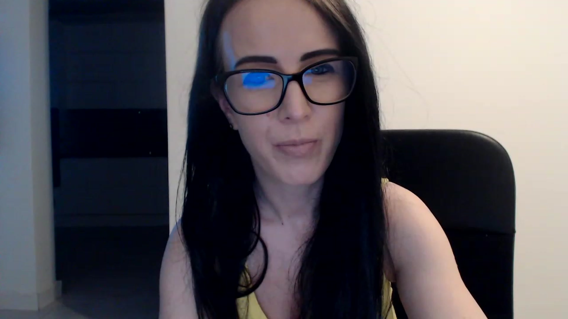 Gallery image thumbnail from Alexys23's myfreecams stream on, 06/12/2023, 03:22 image 18 of 20