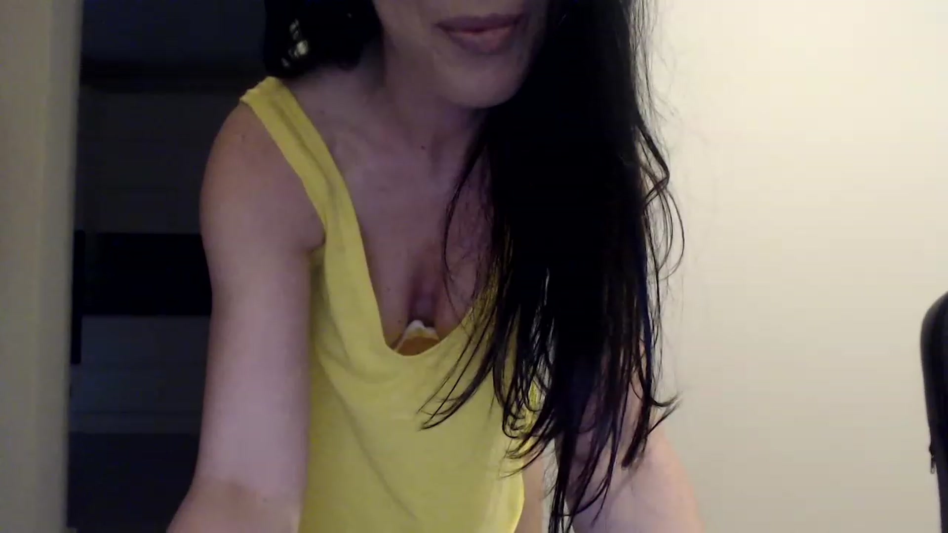 Gallery image thumbnail from Alexys23's myfreecams stream on, 06/12/2023, 05:31 image 8 of 20
