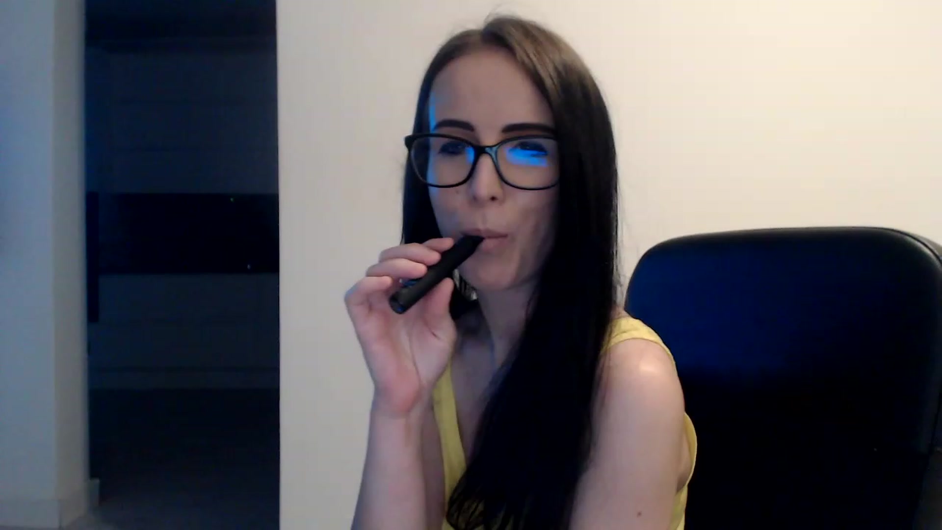 Gallery image thumbnail from Alexys23's myfreecams stream on, 06/12/2023, 05:31 image 2 of 20