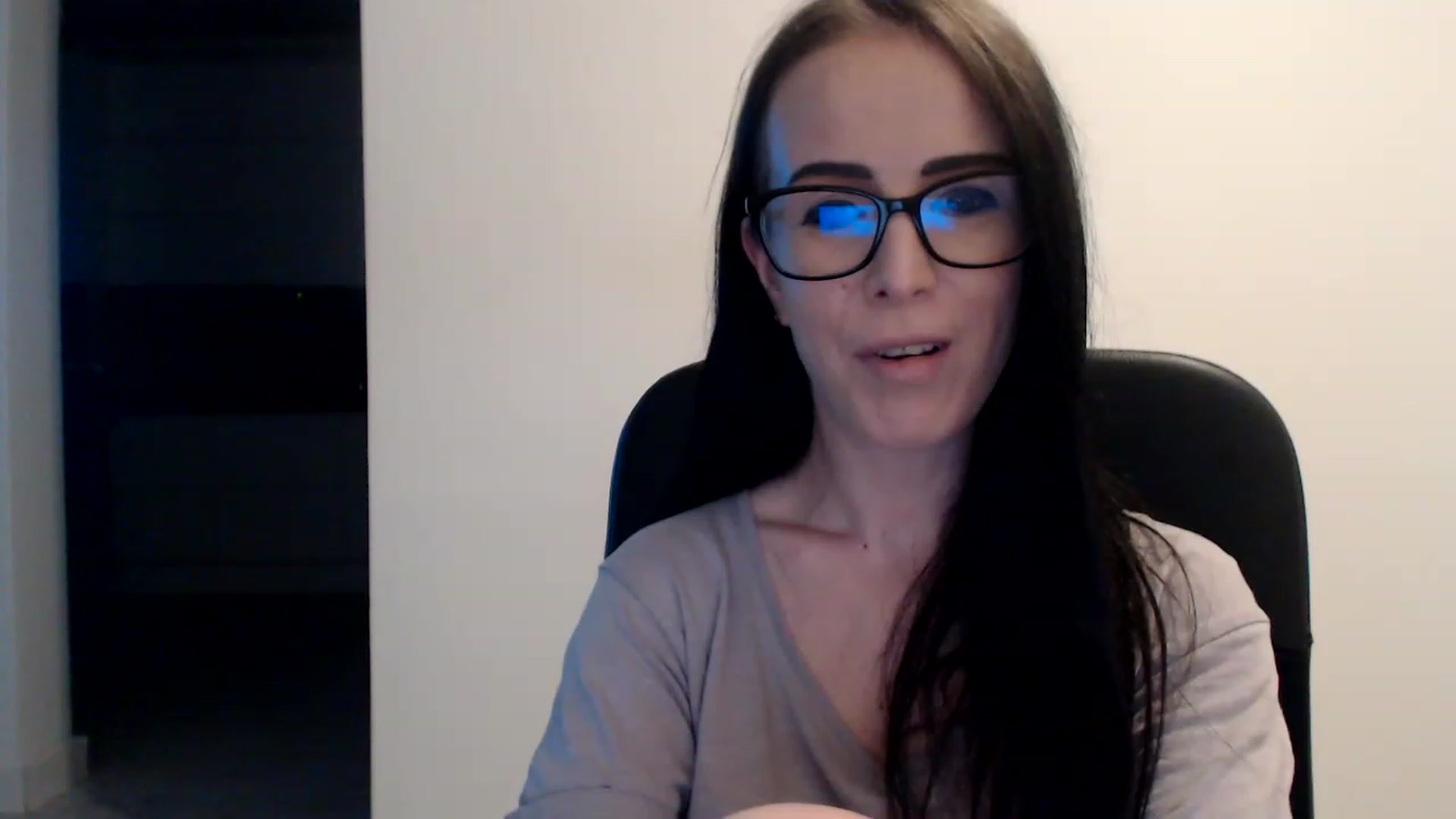 Gallery image thumbnail from Alexys23's myfreecams stream on, 06/19/2023, 01:35 image 10 of 20