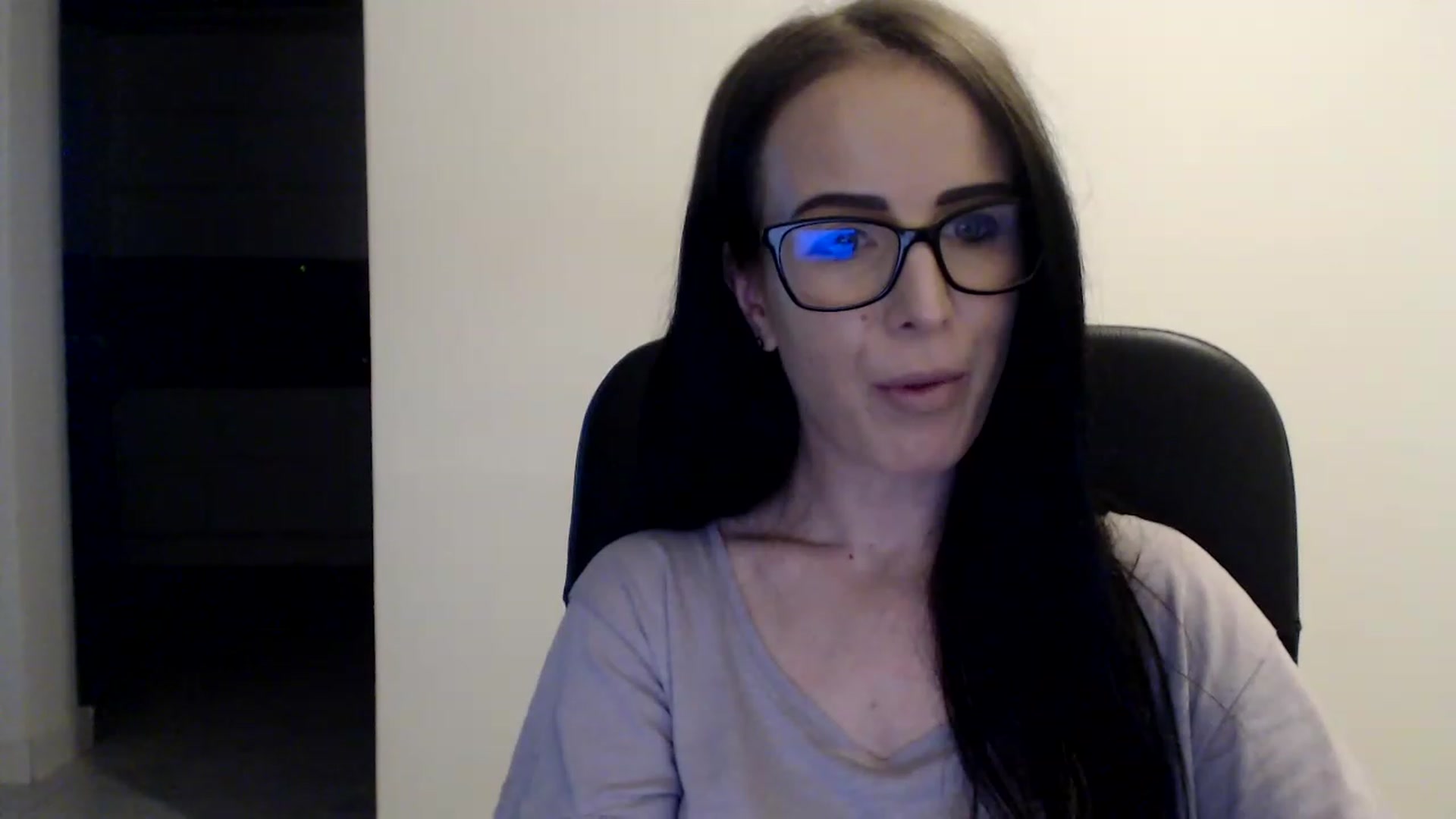 Gallery image thumbnail from Alexys23's myfreecams stream on, 06/19/2023, 01:35 image 15 of 20
