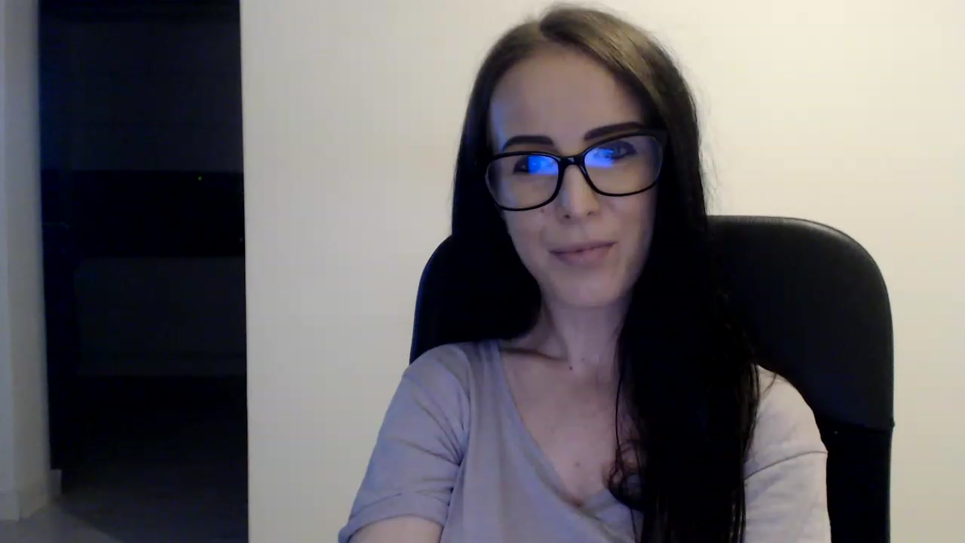 Gallery image thumbnail from Alexys23's myfreecams stream on, 06/19/2023, 01:35 image 16 of 20