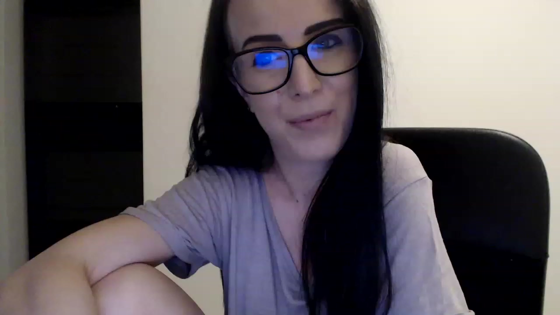 Gallery image thumbnail from Alexys23's myfreecams stream on, 06/19/2023, 01:35 image 19 of 20