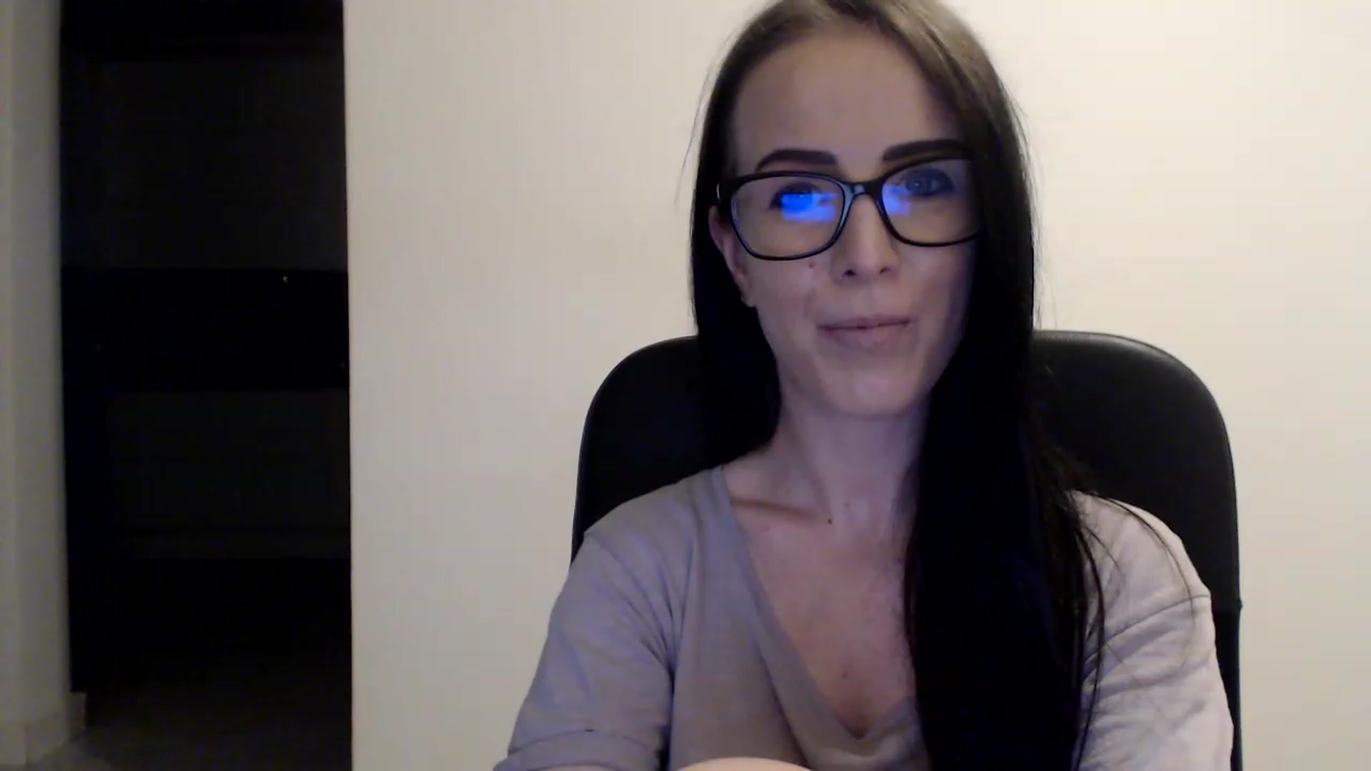 Gallery image thumbnail from Alexys23's myfreecams stream on, 06/19/2023, 01:35 image 11 of 20
