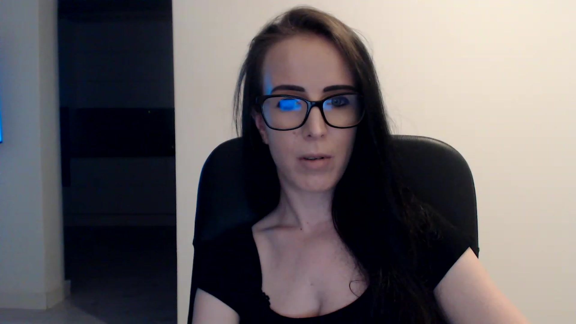 Gallery image thumbnail from Alexys23's myfreecams stream on, 06/25/2023, 02:26 image 9 of 20