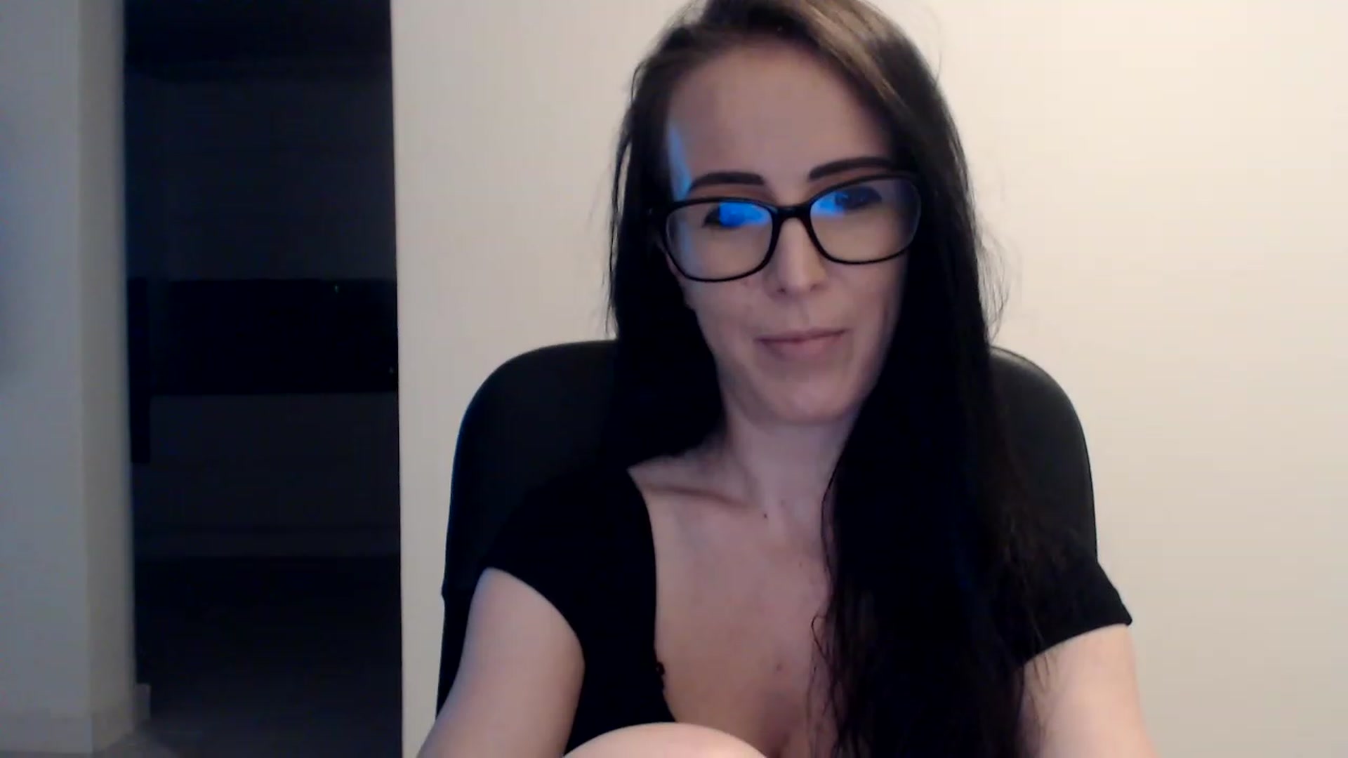 Gallery image thumbnail from Alexys23's myfreecams stream on, 06/25/2023, 02:26 image 14 of 20