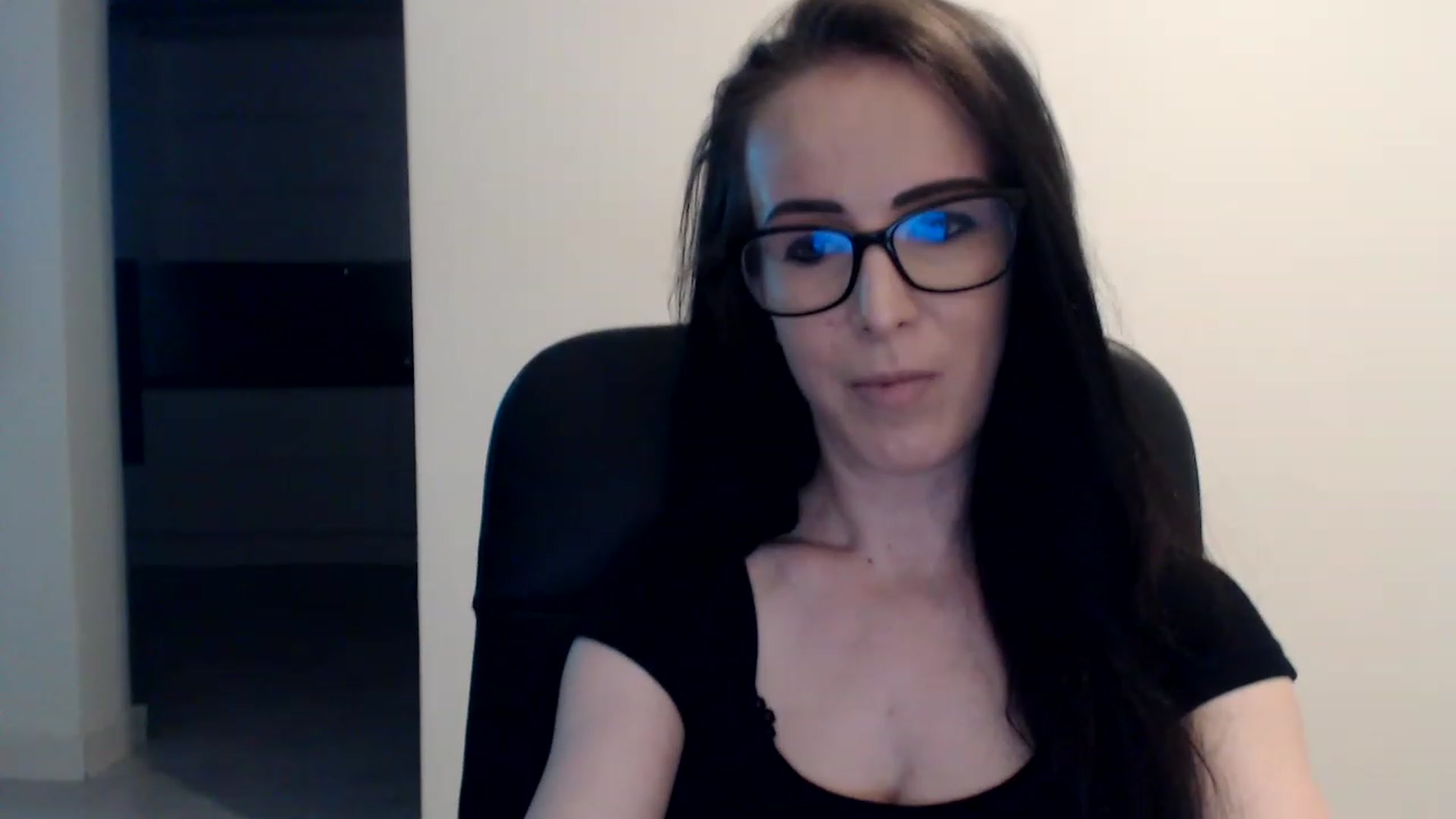 Gallery image thumbnail from Alexys23's myfreecams stream on, 06/25/2023, 02:26 image 3 of 20