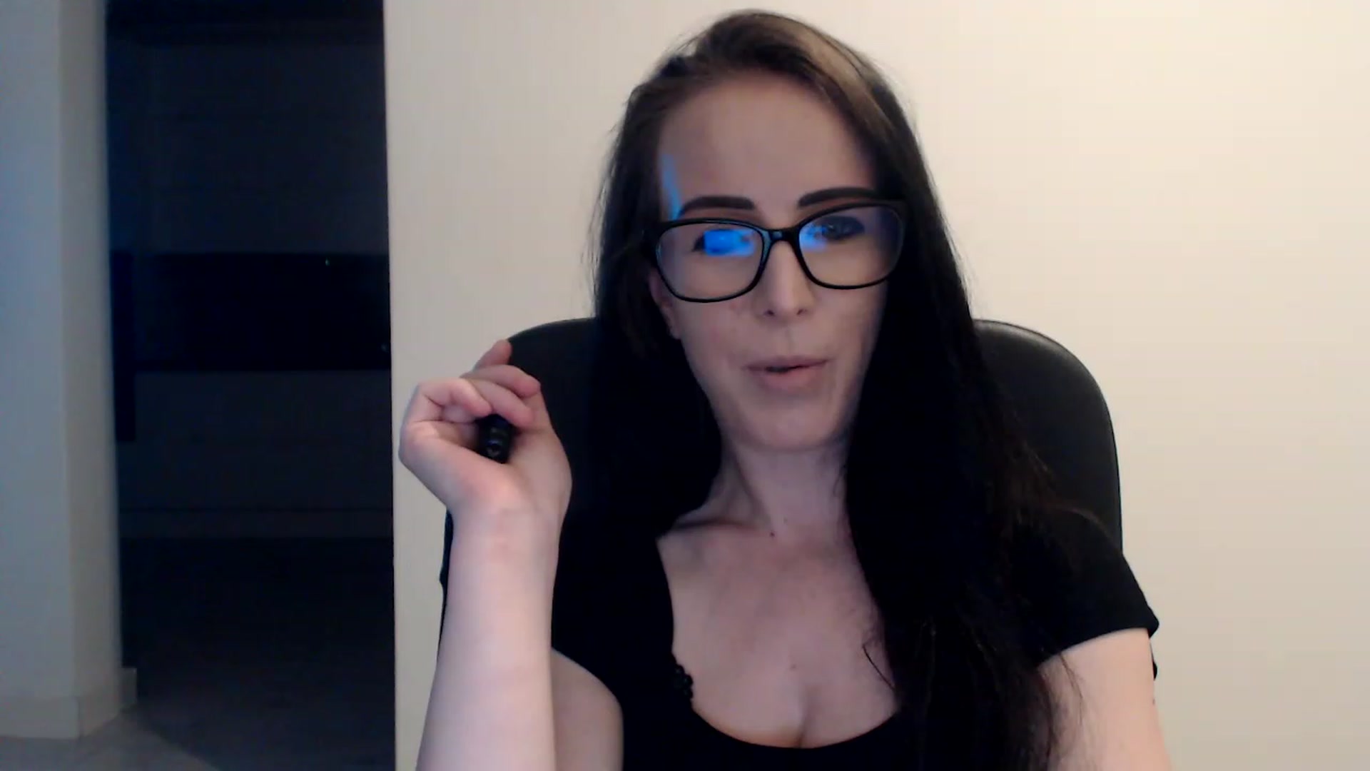 Gallery image thumbnail from Alexys23's myfreecams stream on, 06/25/2023, 02:26 image 2 of 20