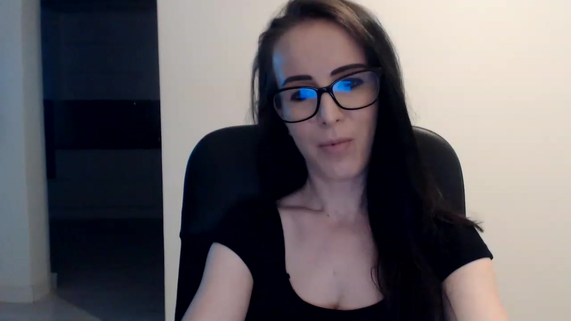 Gallery image thumbnail from Alexys23's myfreecams stream on, 06/25/2023, 02:26 image 5 of 20