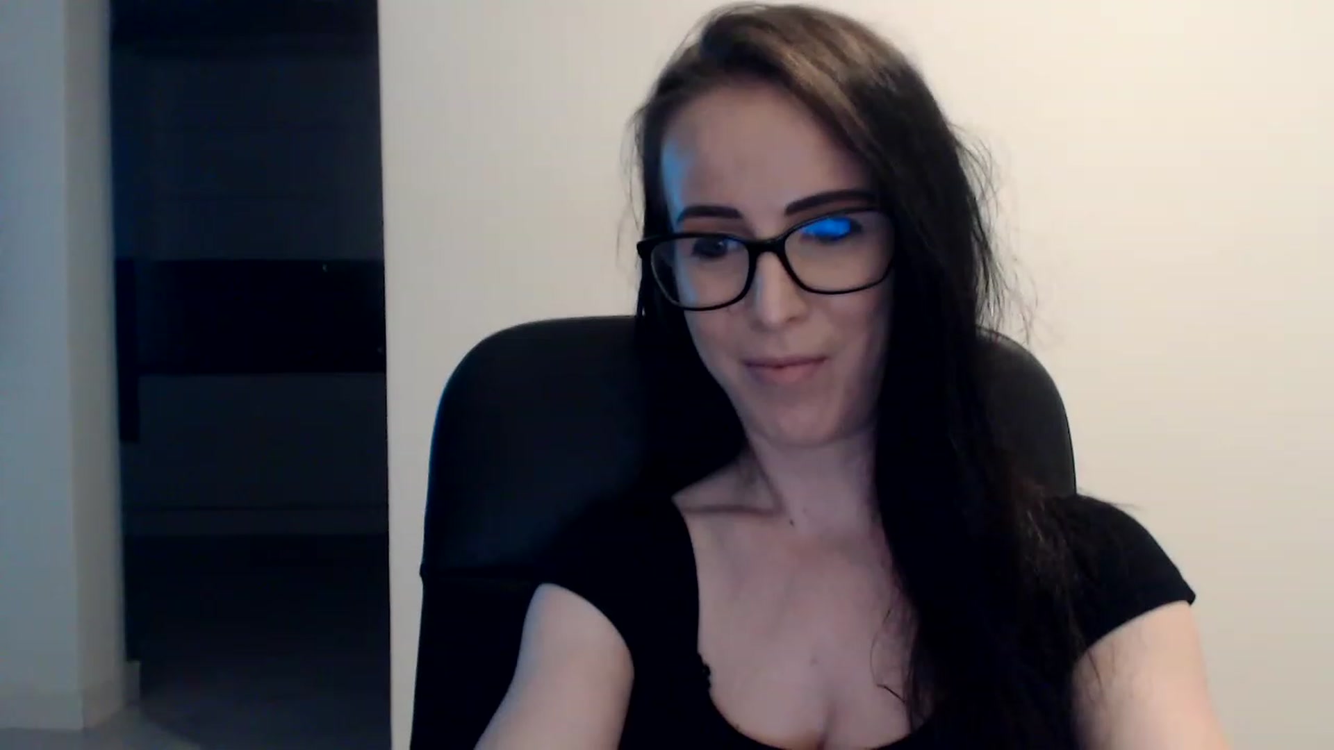 Gallery image thumbnail from Alexys23's myfreecams stream on, 06/25/2023, 02:26 image 18 of 20
