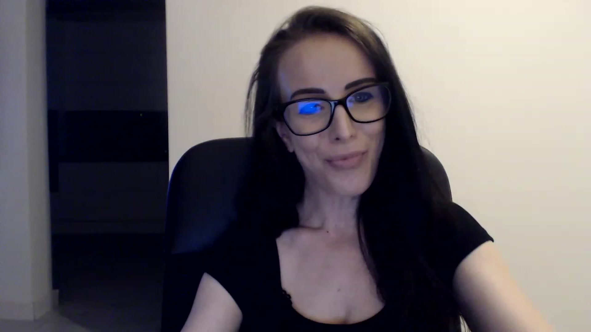 Gallery image thumbnail from Alexys23's myfreecams stream on, 06/25/2023, 02:26 image 4 of 20