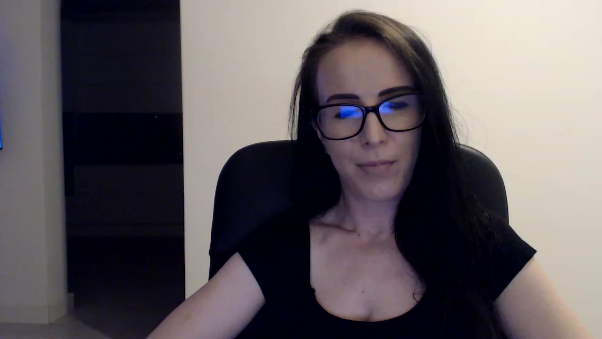 Gallery image thumbnail from Alexys23's myfreecams stream on, 06/25/2023, 02:26 image 8 of 20